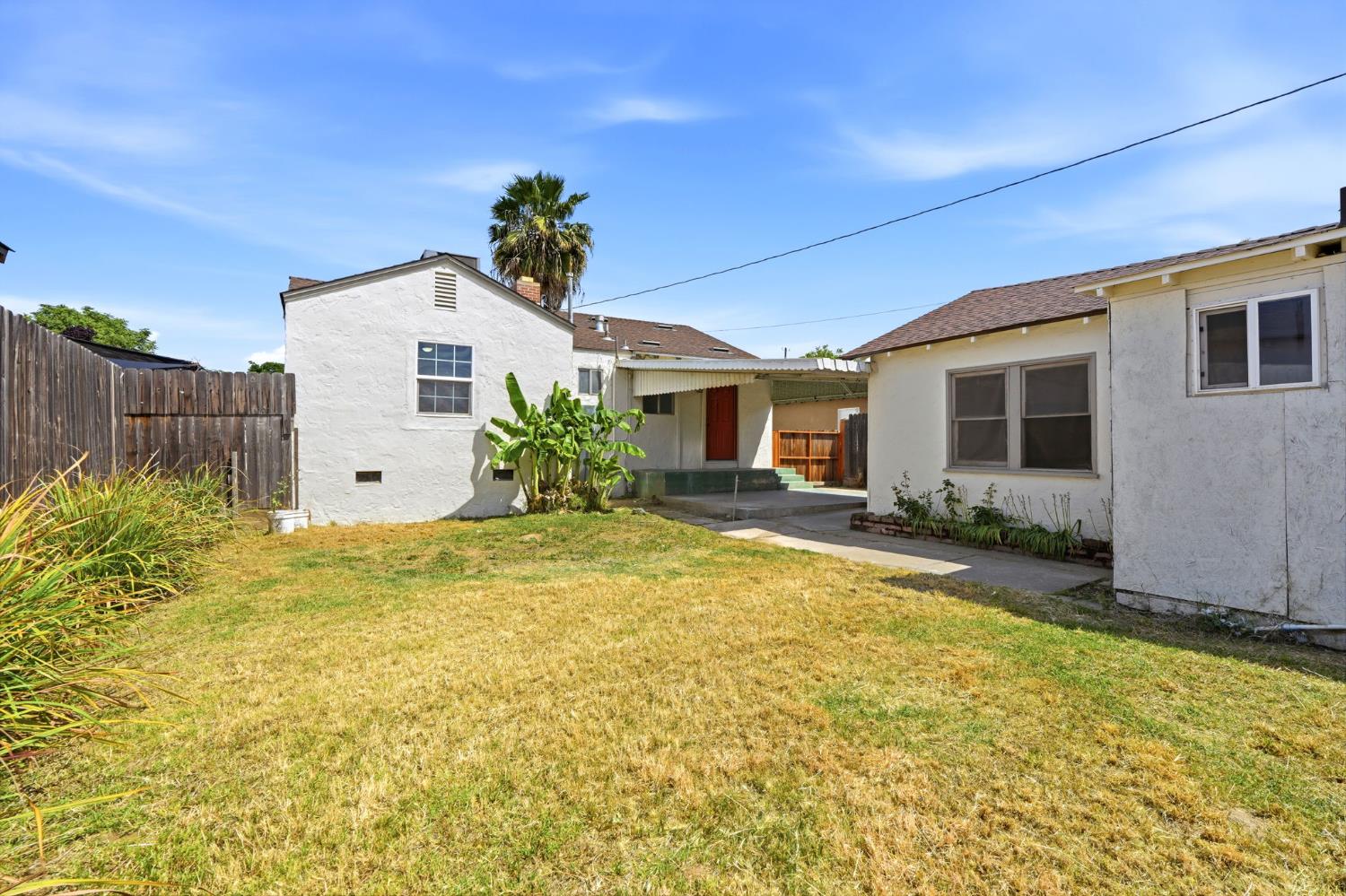 2486 S 10Th St, Fresno, CA 93725