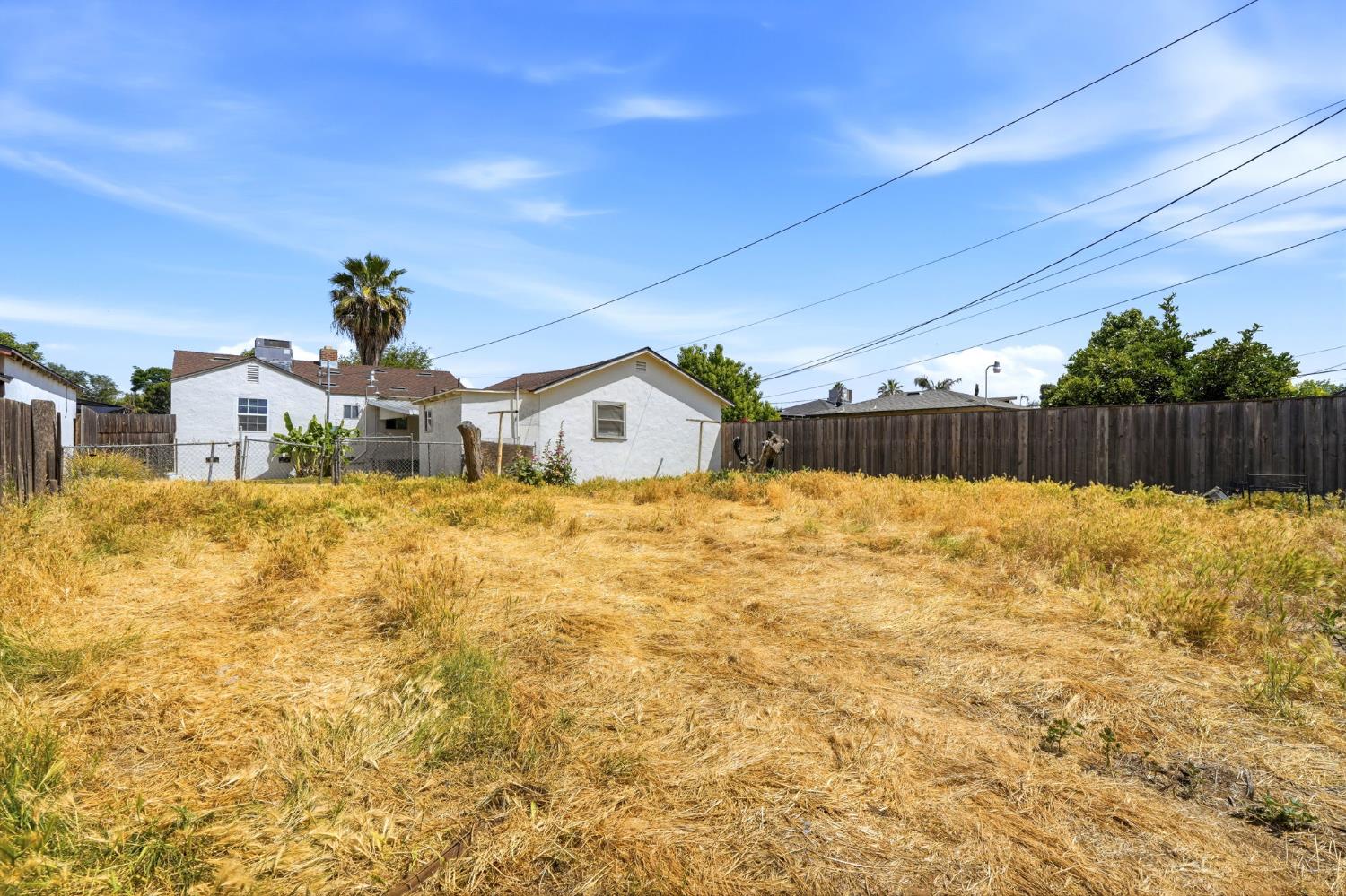 2486 S 10Th St, Fresno, CA 93725