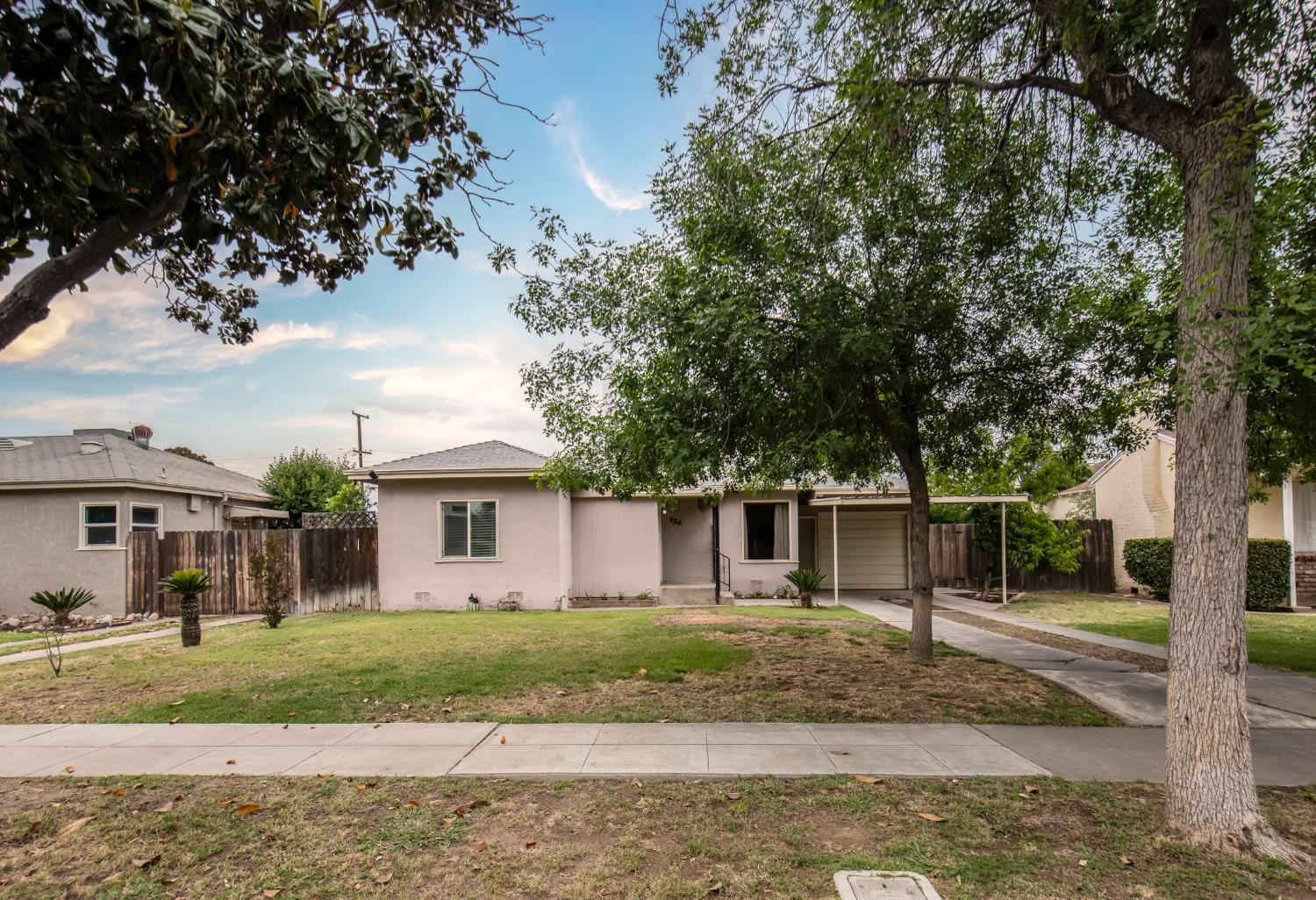 524 W vassar, Fresno, CA 93705