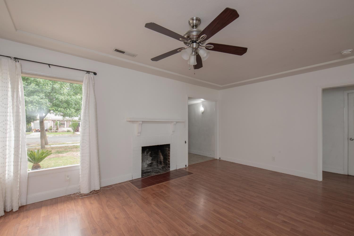 524 W vassar, Fresno, CA 93705