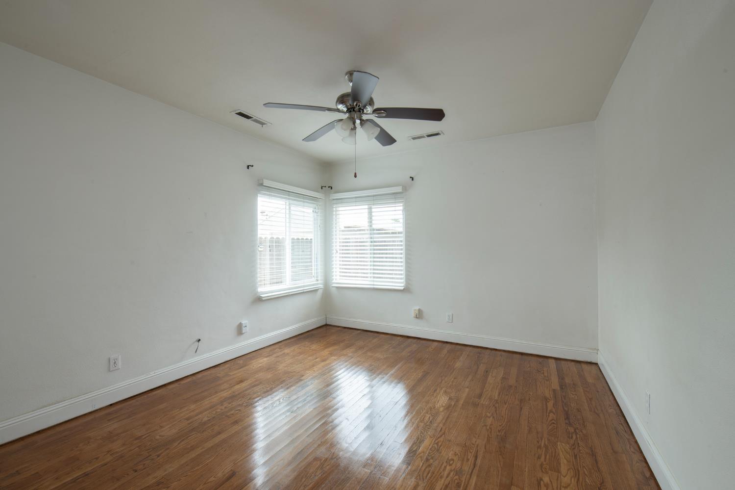 524 W vassar, Fresno, CA 93705