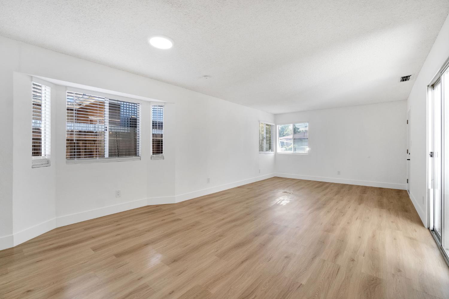 4188 N Cornelia Ave, Fresno, CA 93722