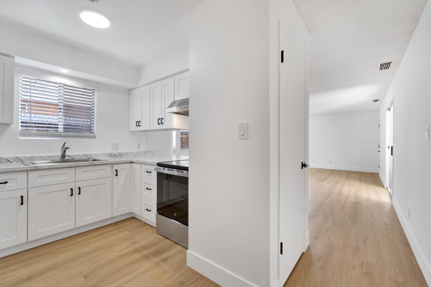 4188 N Cornelia Ave, Fresno, CA 93722