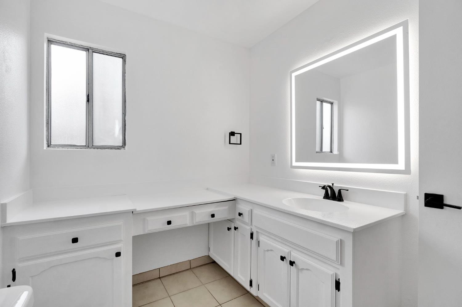 4188 N Cornelia Ave, Fresno, CA 93722