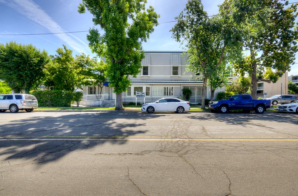 2950 Mariposa St, Fresno, CA 93721