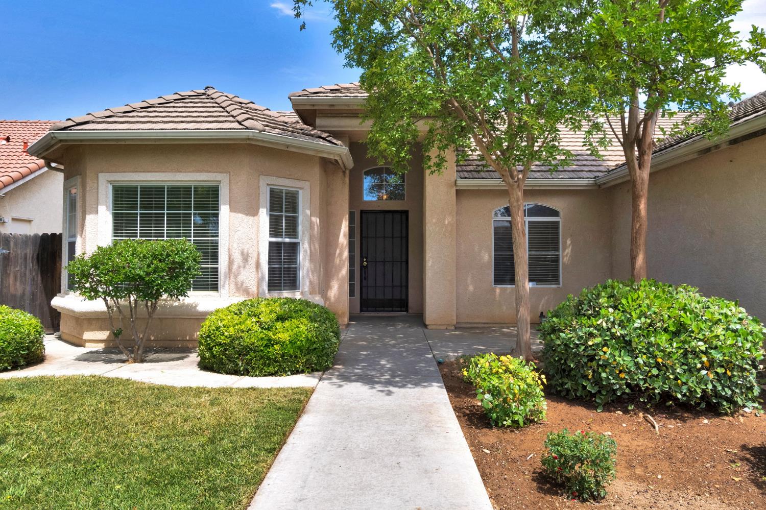 4466 W Celeste Ave, Fresno, CA 93722