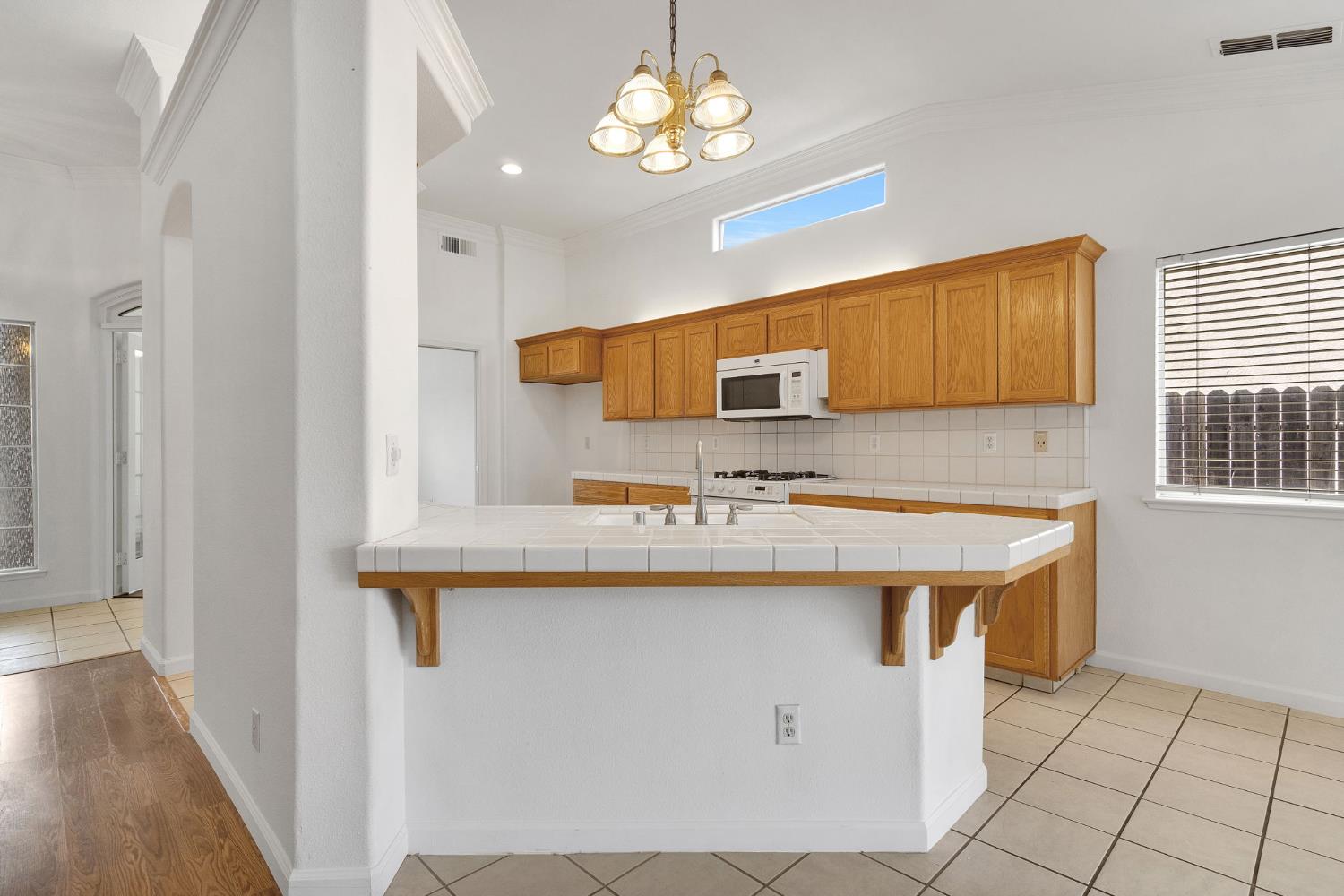 4466 W Celeste Ave, Fresno, CA 93722