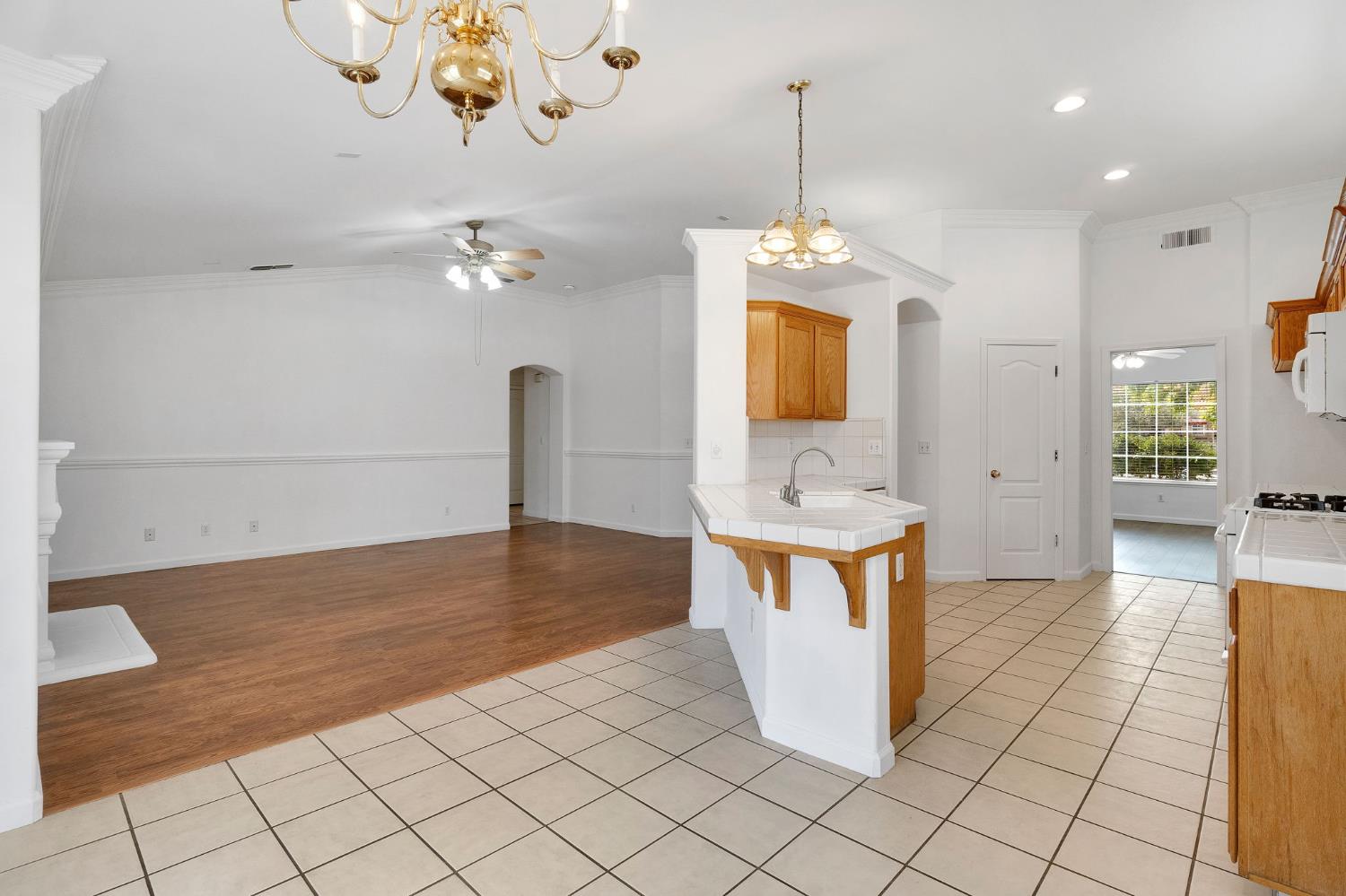 4466 W Celeste Ave, Fresno, CA 93722