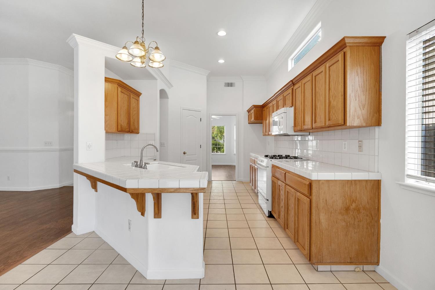 4466 W Celeste Ave, Fresno, CA 93722