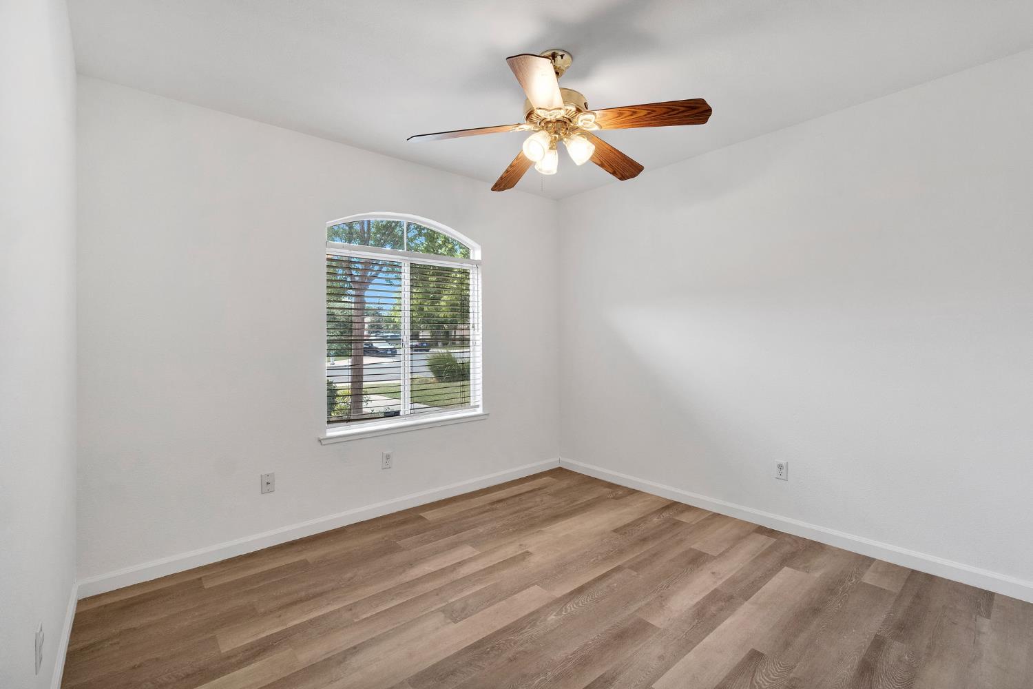 4466 W Celeste Ave, Fresno, CA 93722