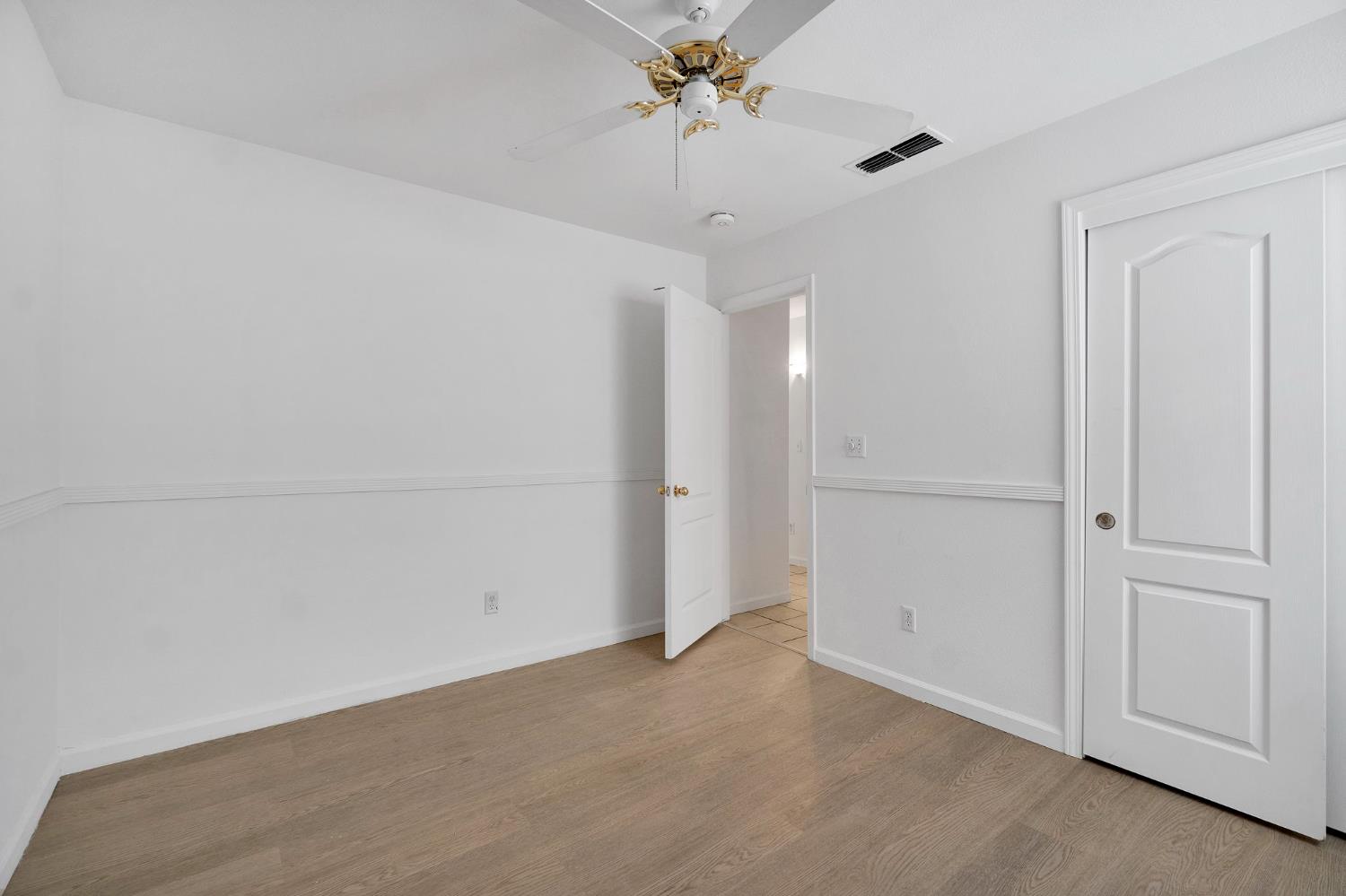 4466 W Celeste Ave, Fresno, CA 93722