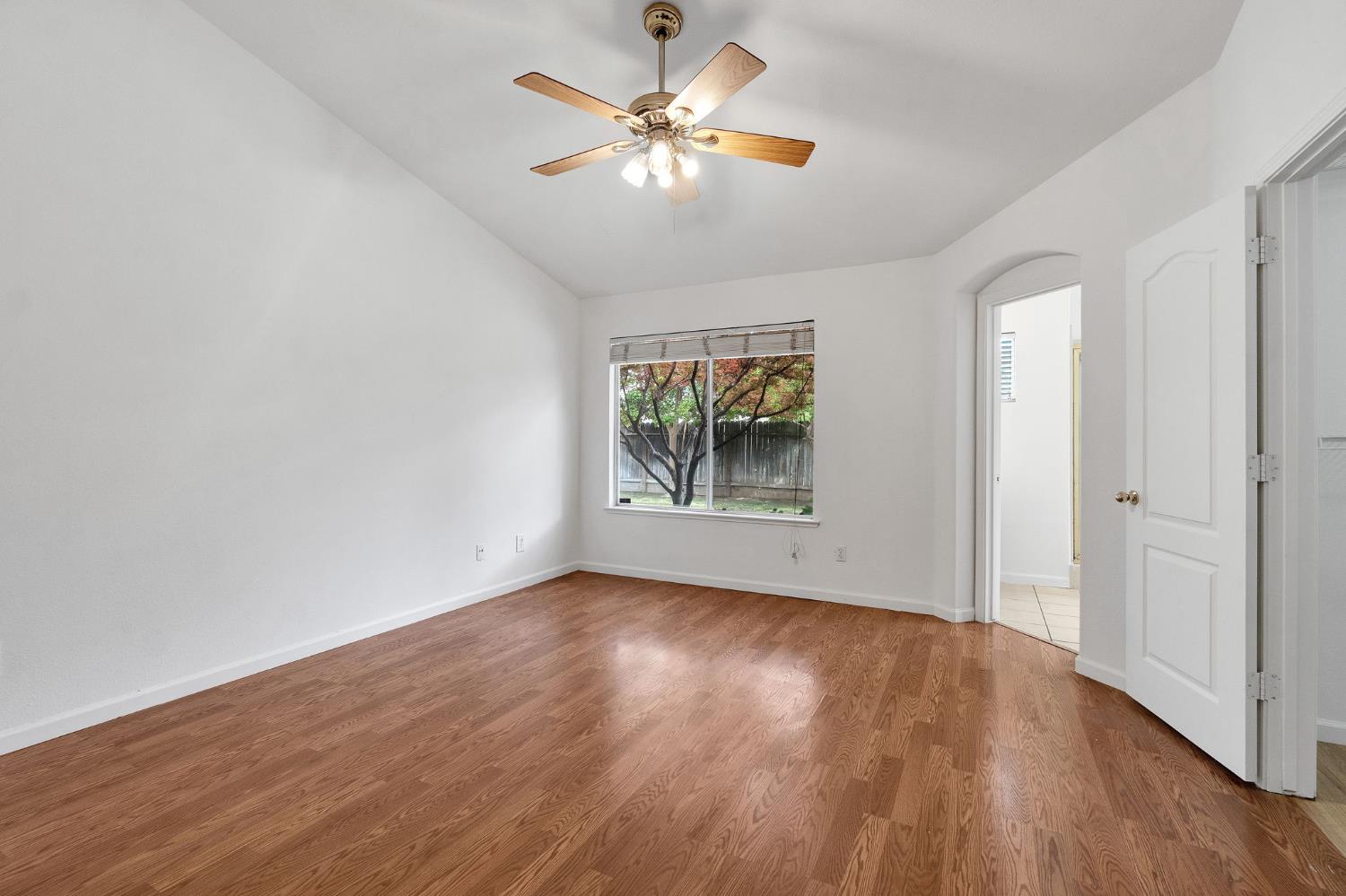 4466 W Celeste Ave, Fresno, CA 93722