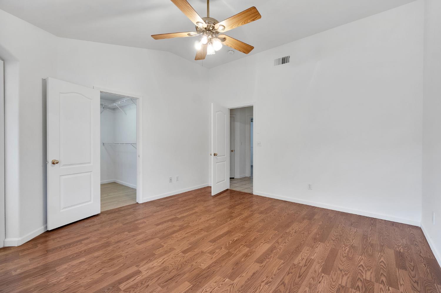 4466 W Celeste Ave, Fresno, CA 93722