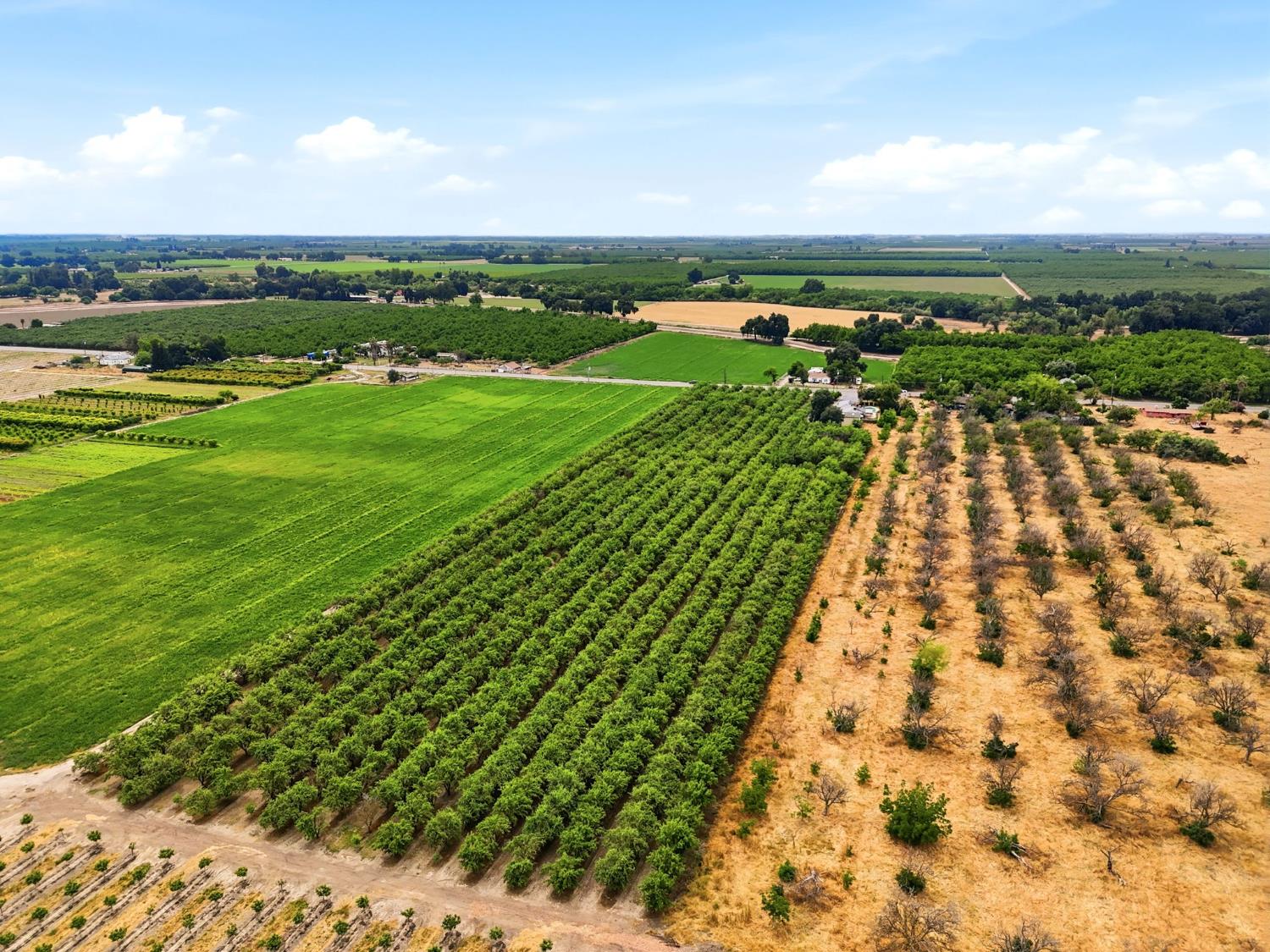 5308 E Mount Whitney Ave, Laton, CA 93242