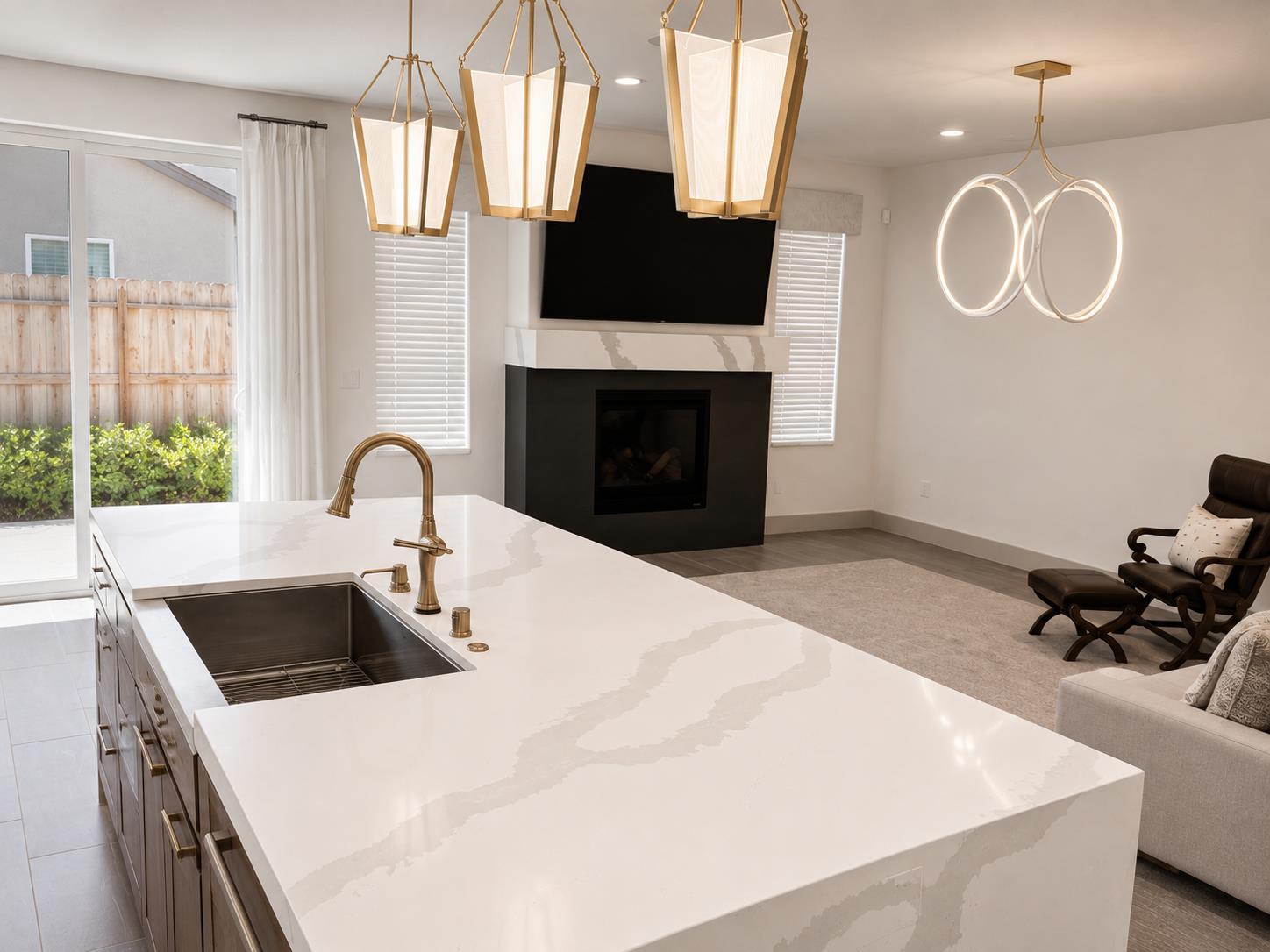 6347 E Adena Ave, Fresno, CA 93727