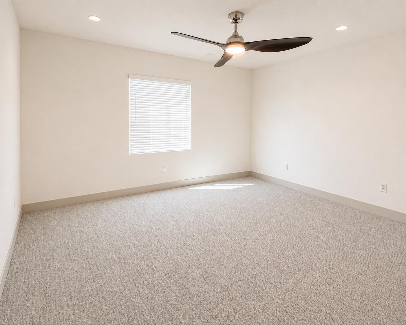 6347 E Adena Ave, Fresno, CA 93727