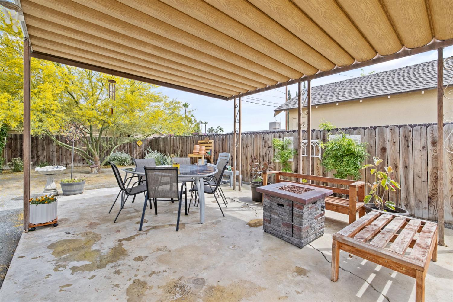 124 W Florinda St, Hanford, CA 93230