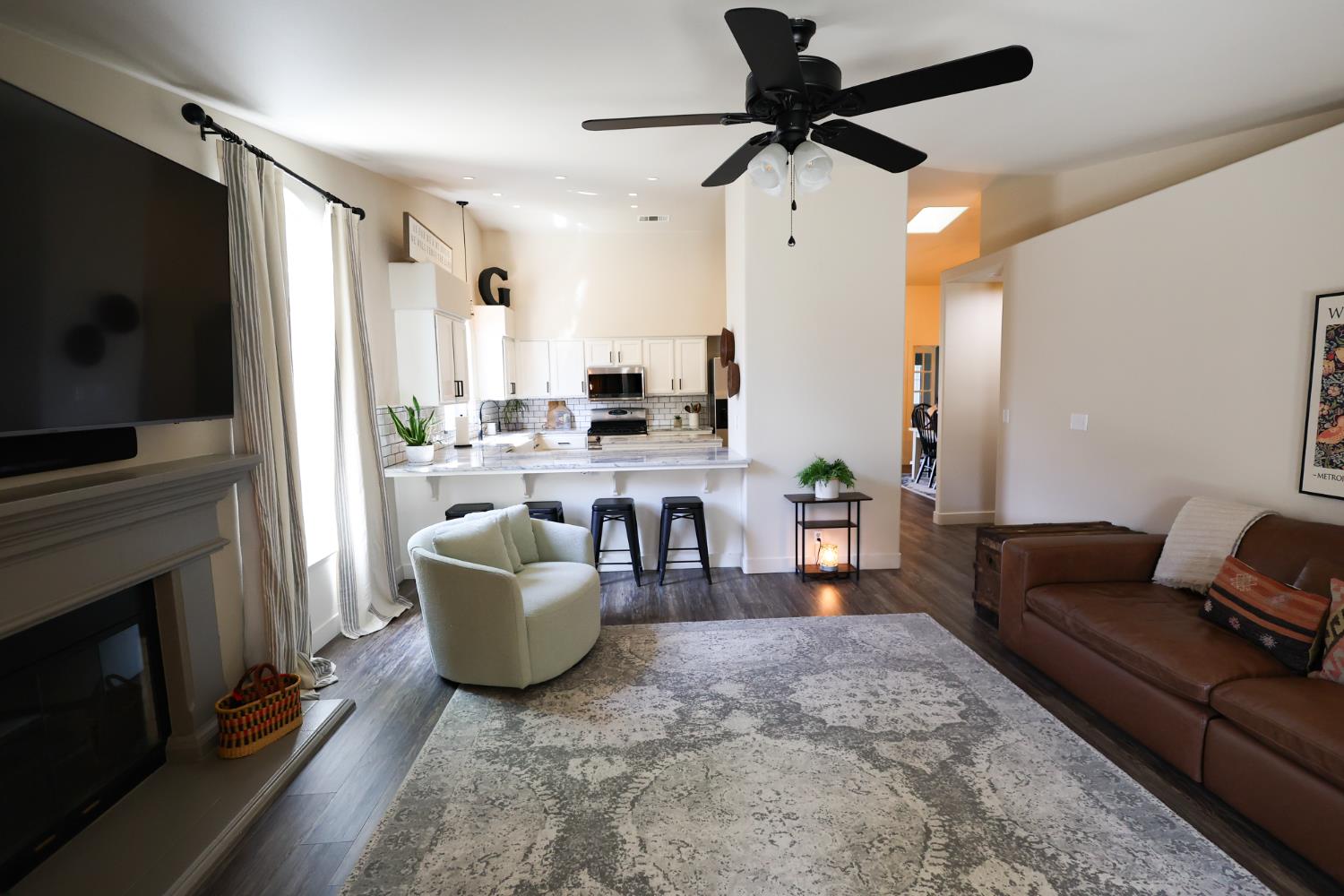 2609 Pine Castle Dr, Hanford, CA 93230