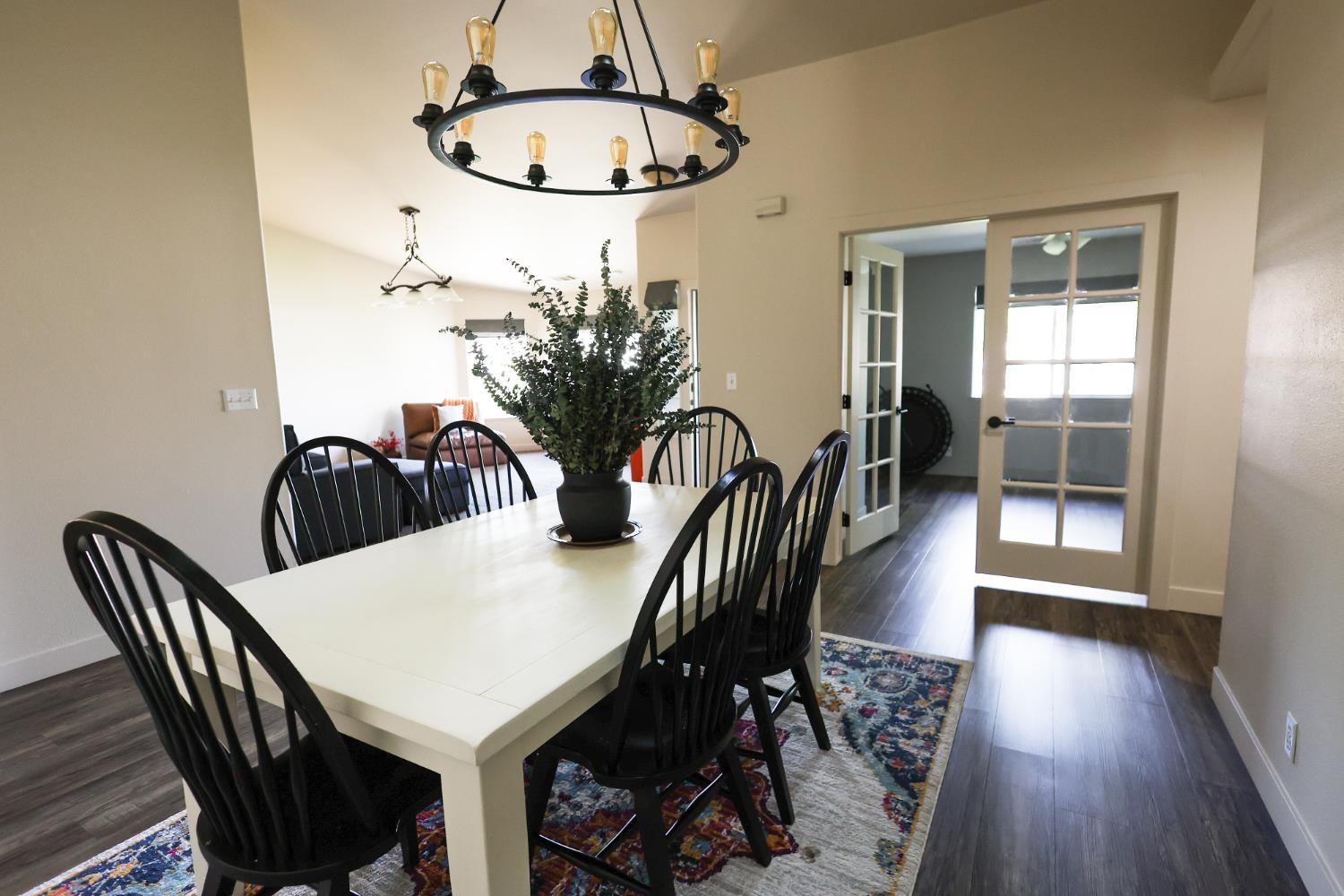 2609 Pine Castle Dr, Hanford, CA 93230