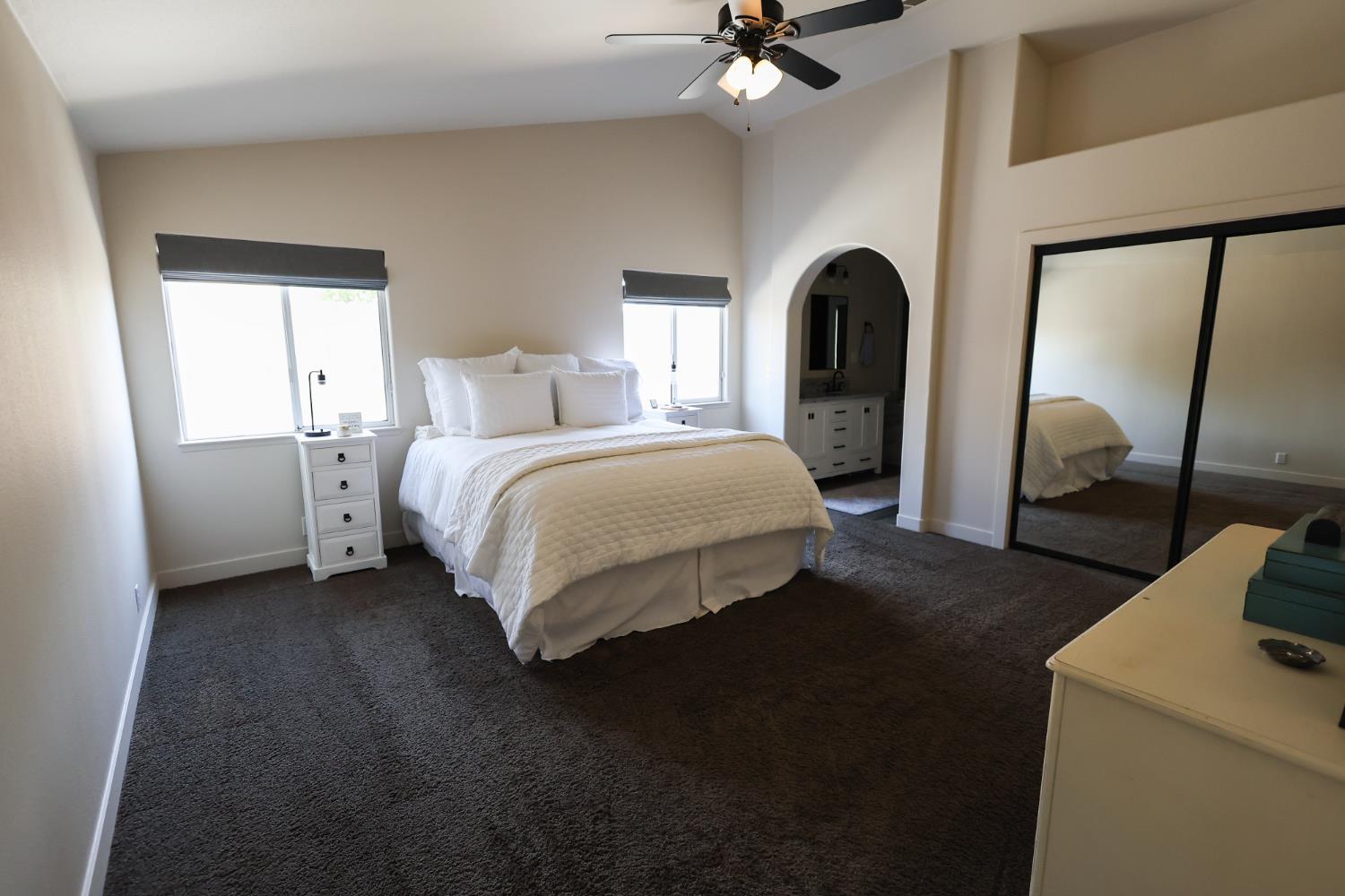 2609 Pine Castle Dr, Hanford, CA 93230