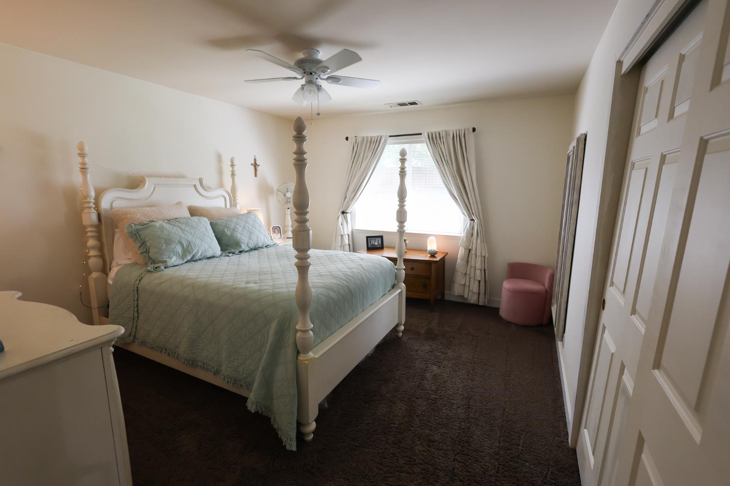 2609 Pine Castle Dr, Hanford, CA 93230