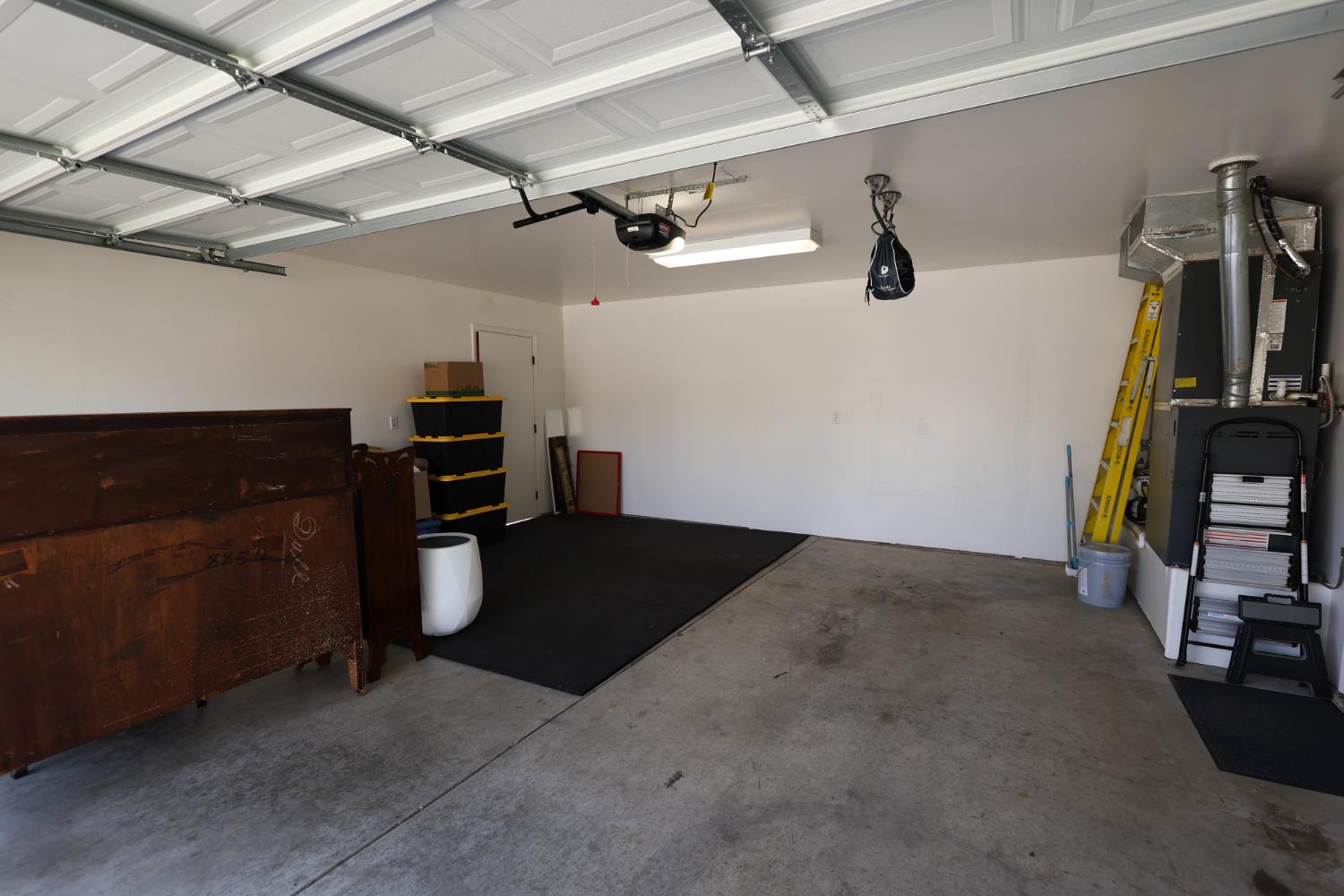 2609 Pine Castle Dr, Hanford, CA 93230