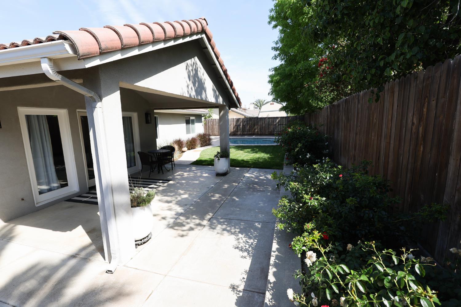 2609 Pine Castle Dr, Hanford, CA 93230