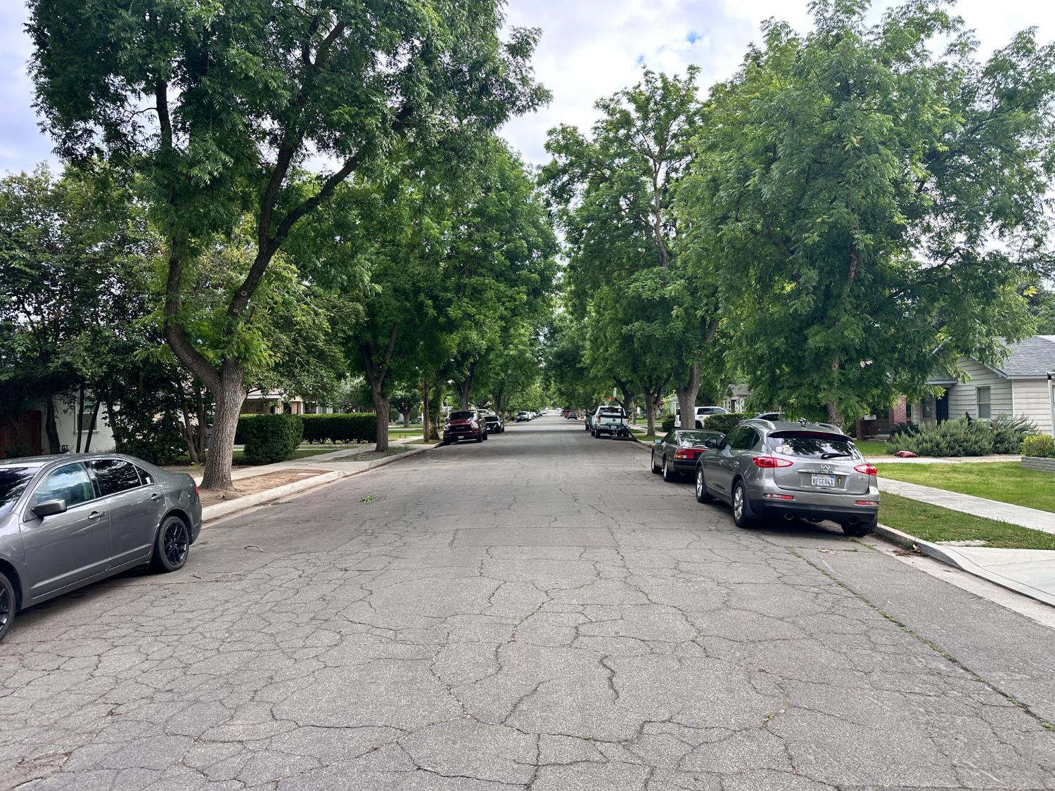 2049 N Adoline Ave, Fresno, CA 93705