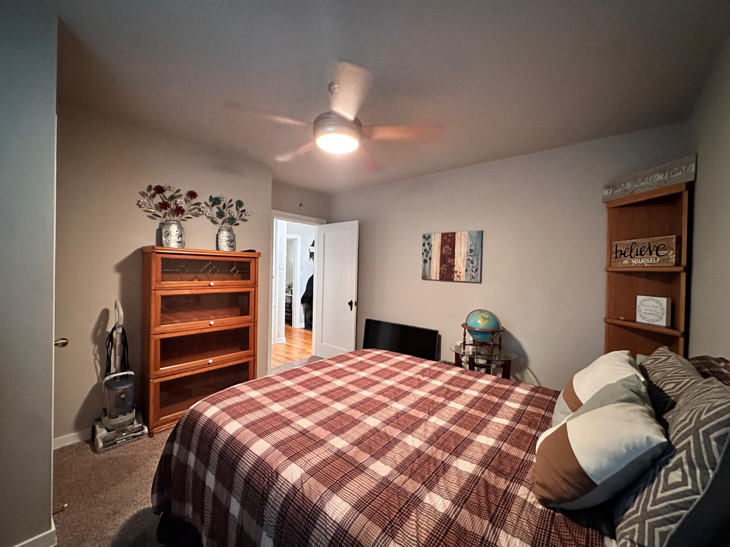 2049 N Adoline Ave, Fresno, CA 93705