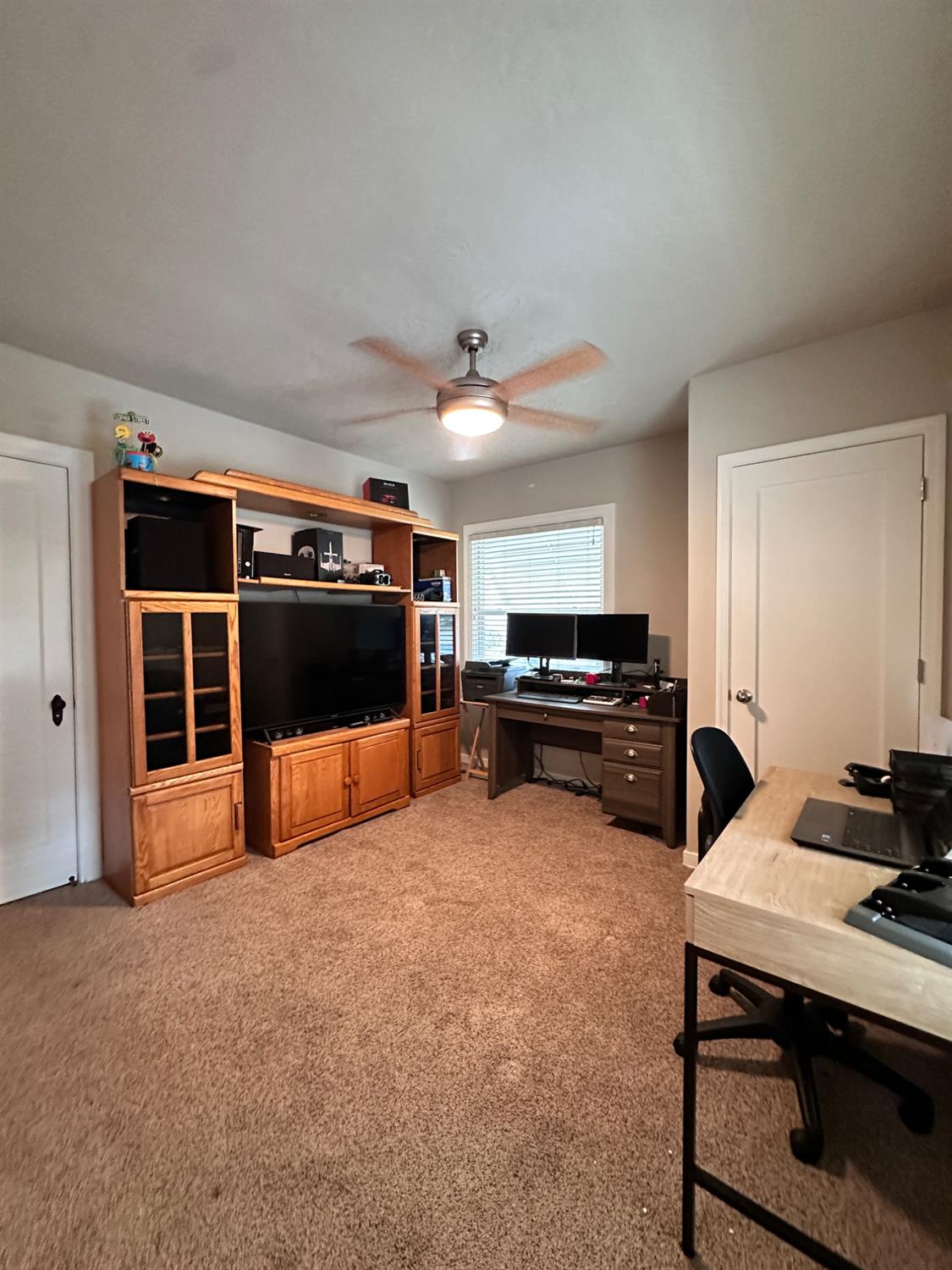2049 N Adoline Ave, Fresno, CA 93705
