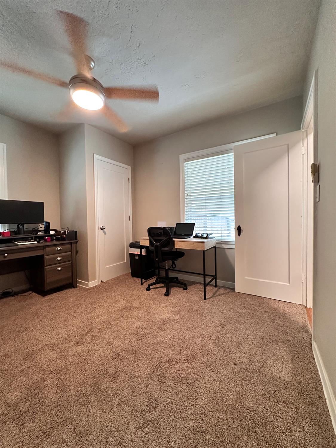 2049 N Adoline Ave, Fresno, CA 93705