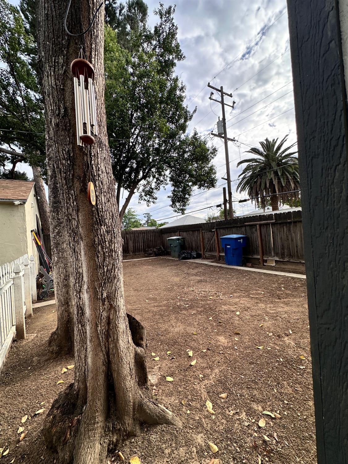 2049 N Adoline Ave, Fresno, CA 93705