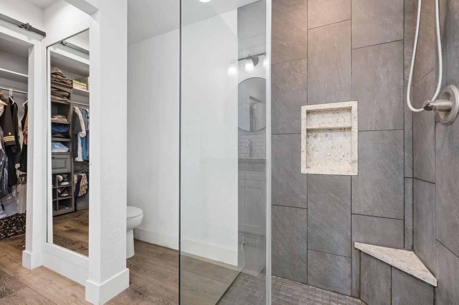 365 E Sycamore Dr, Hanford, CA 93230