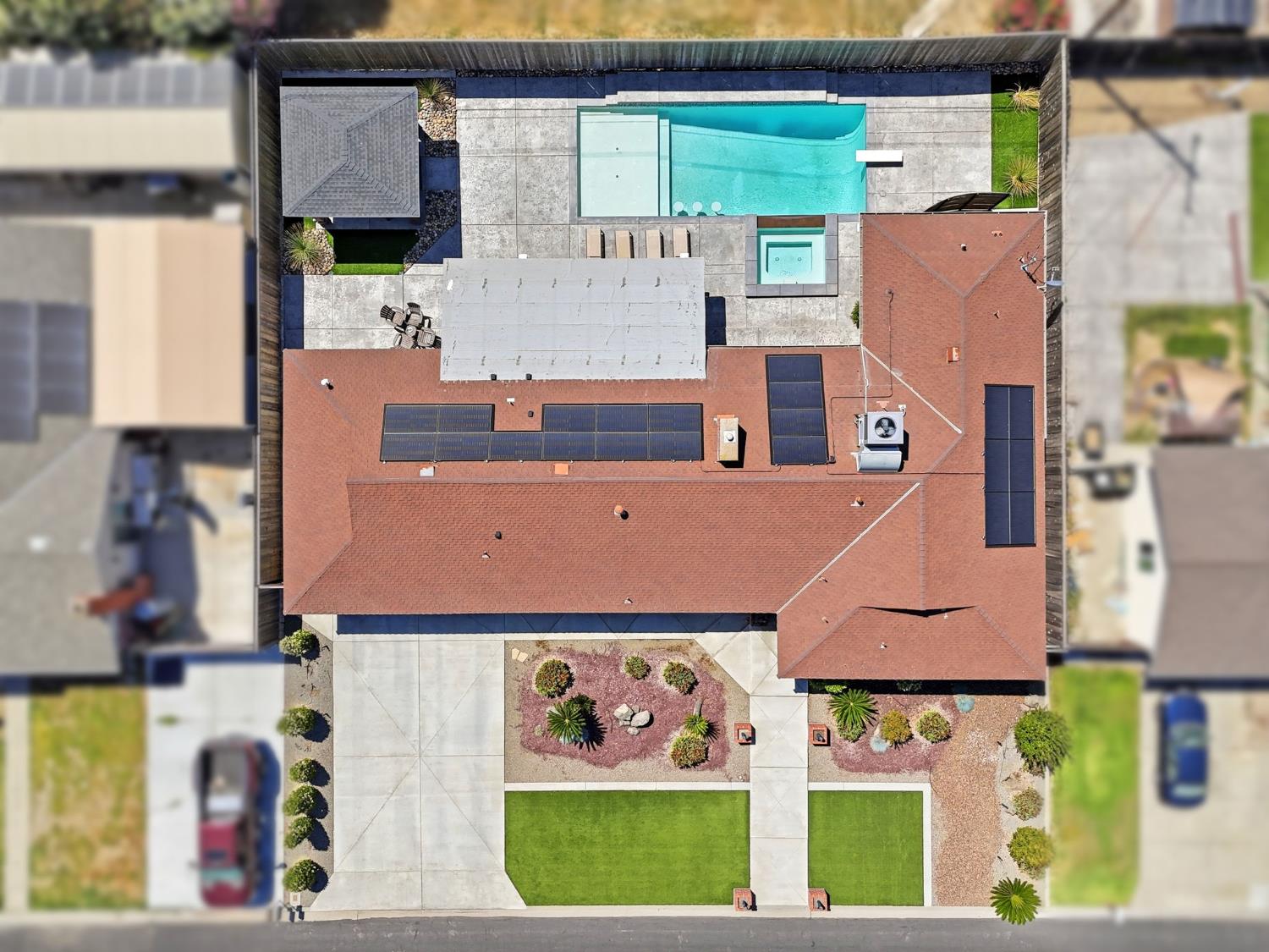 365 E Sycamore Dr, Hanford, CA 93230