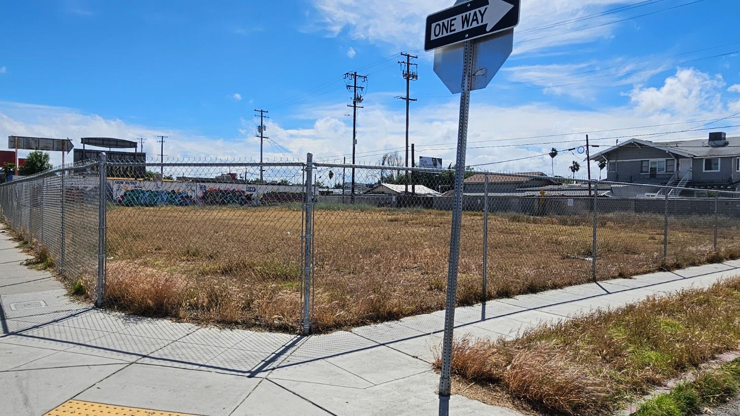 367 N Abby St, Fresno, CA 93701