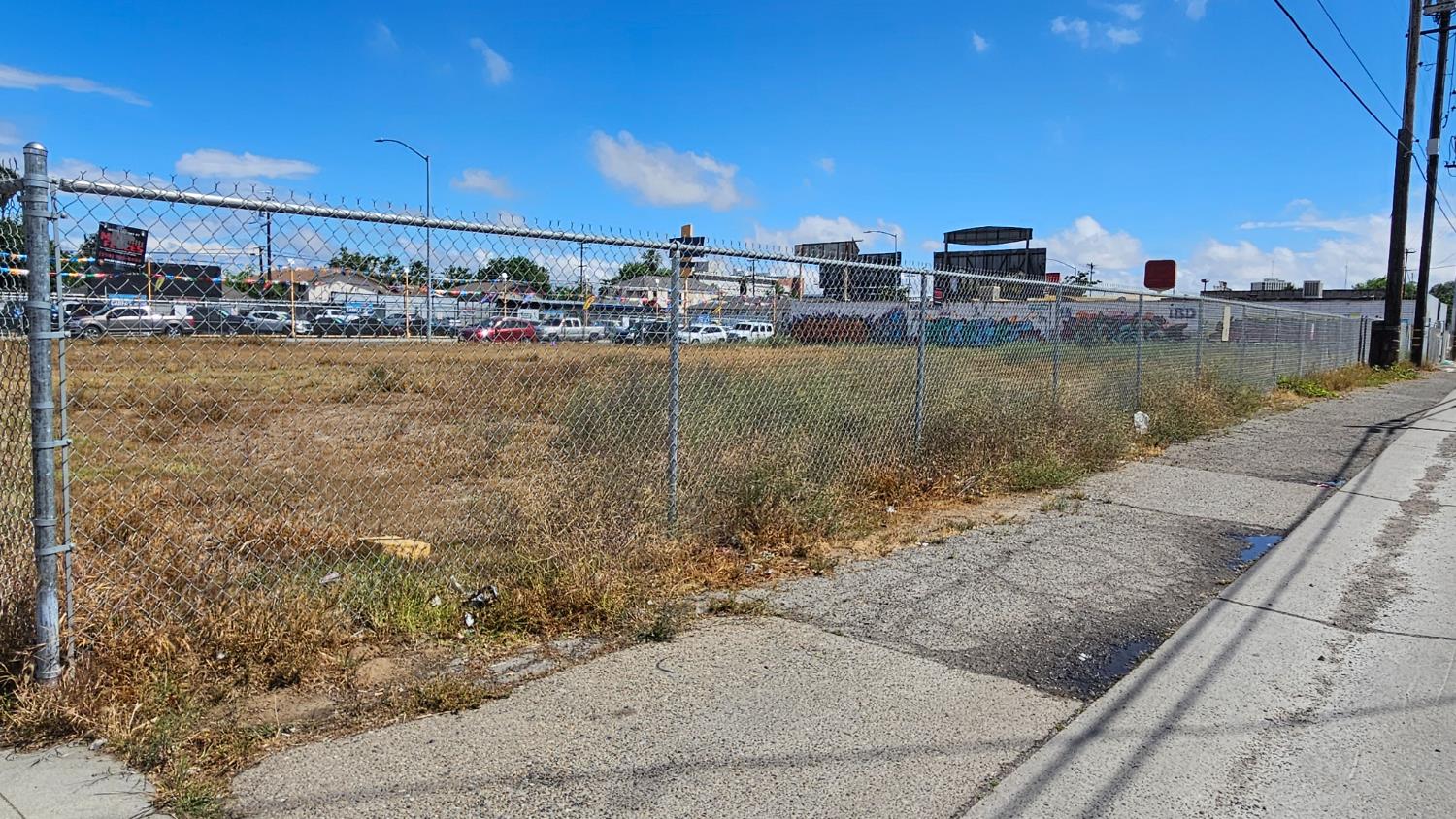 367 N Abby St, Fresno, CA 93701