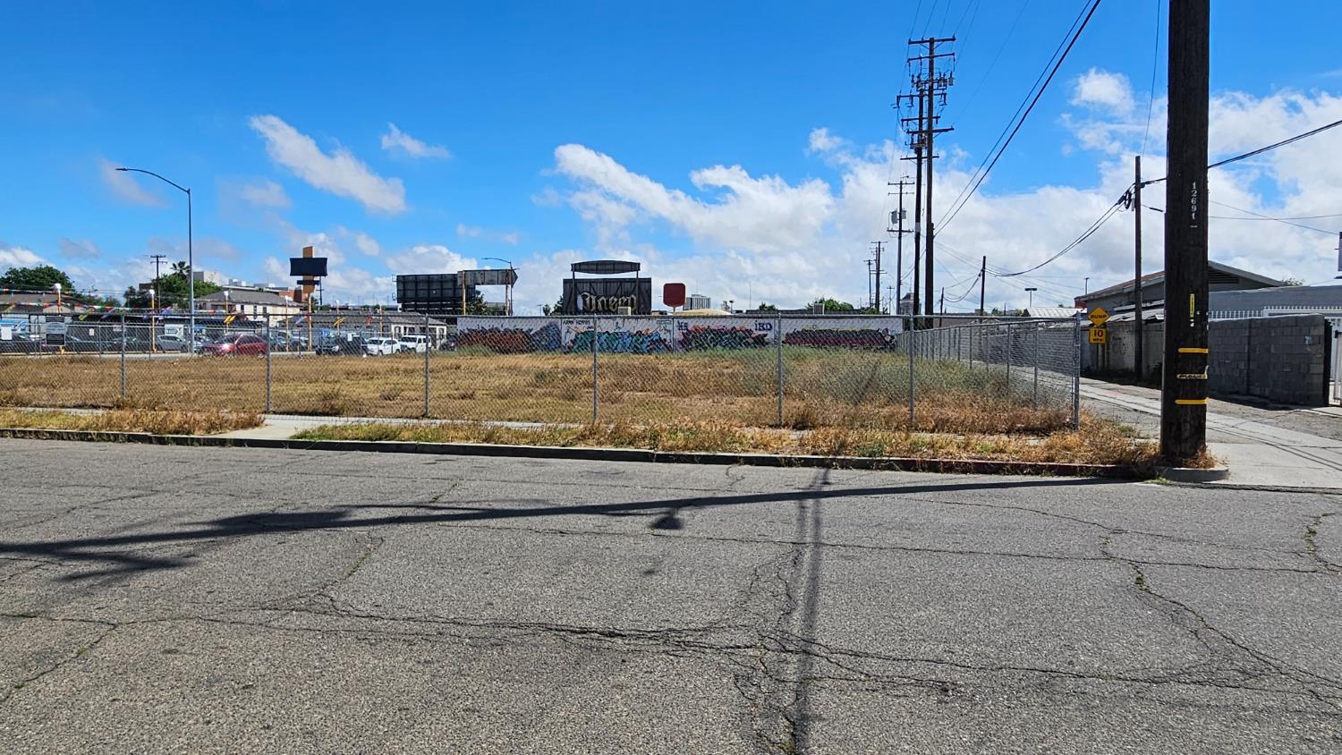 367 N Abby St, Fresno, CA 93701