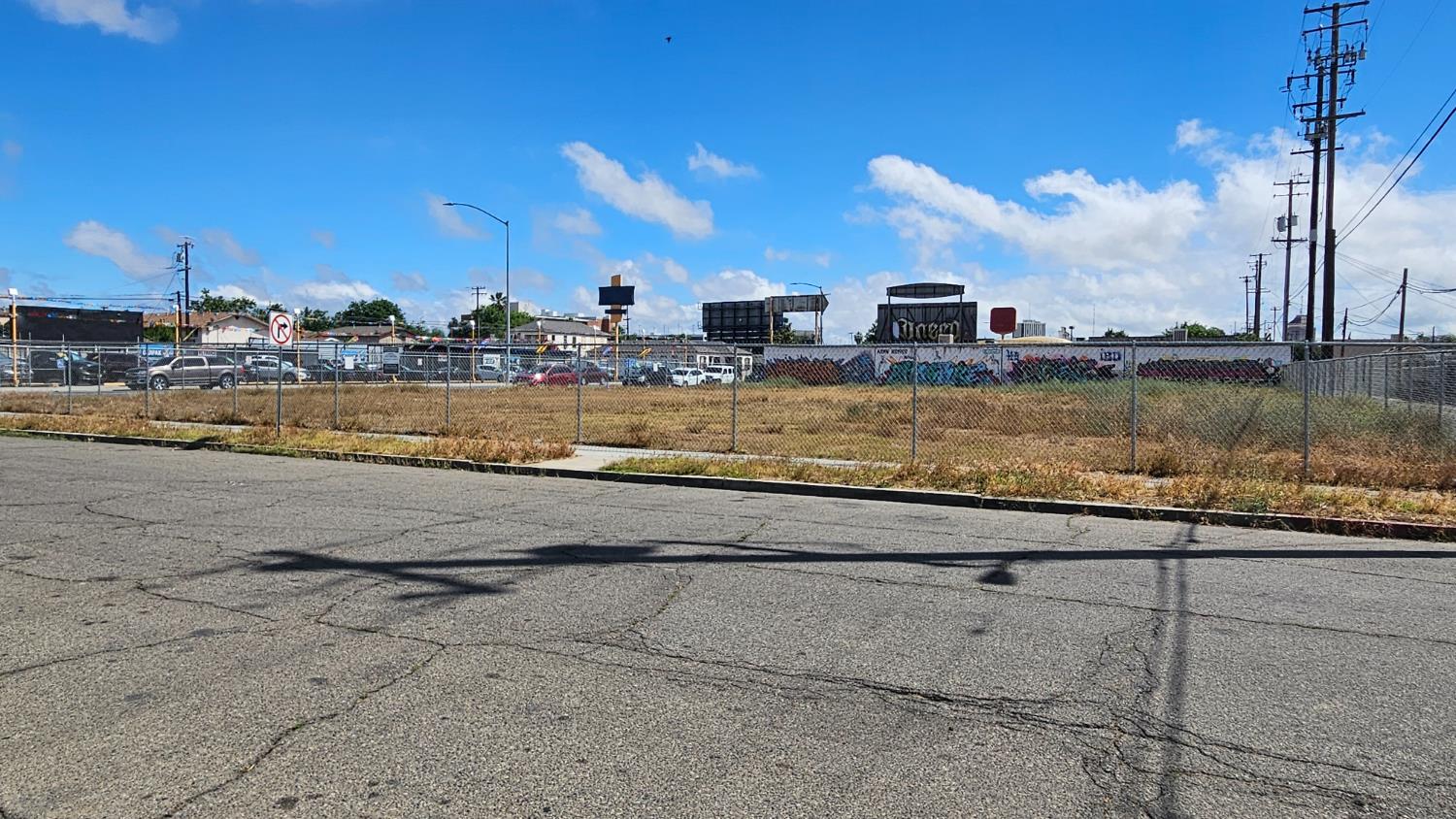 367 N Abby St, Fresno, CA 93701