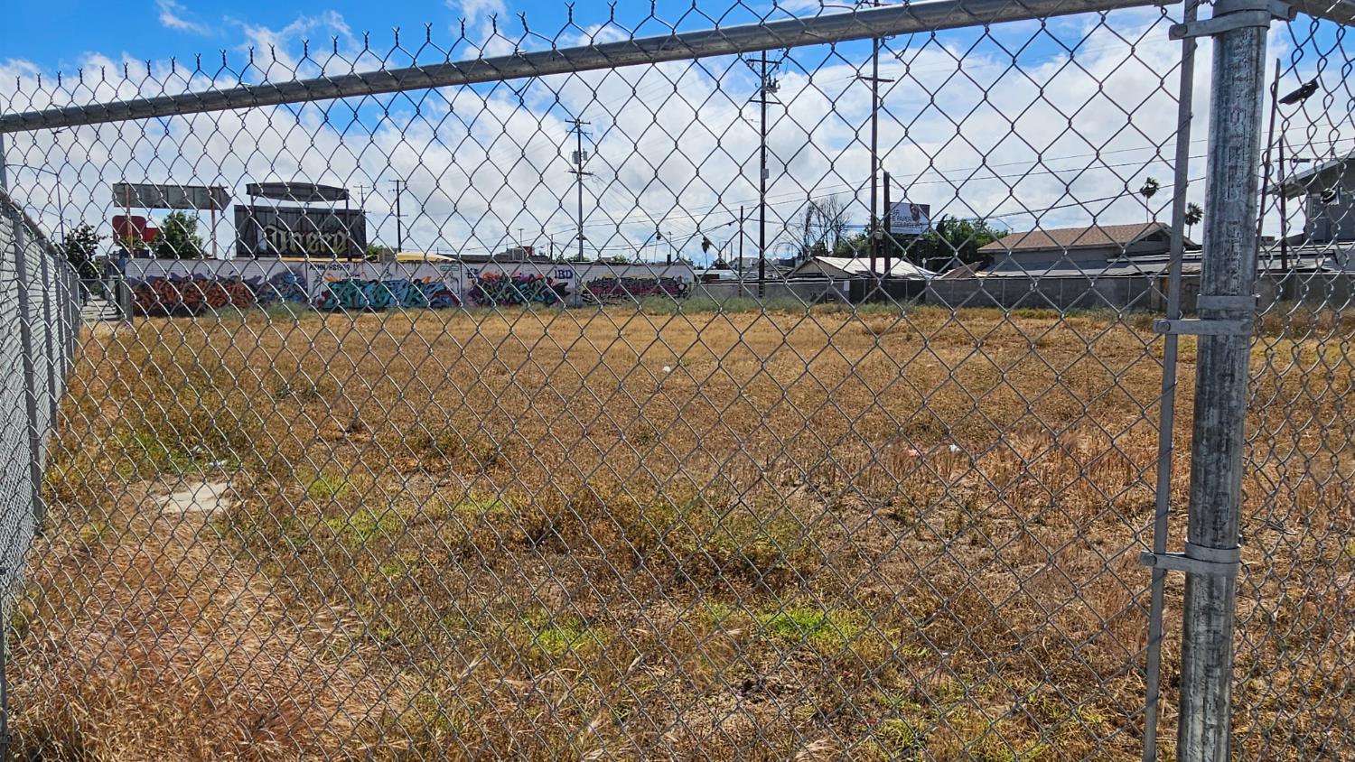 367 N Abby St, Fresno, CA 93701