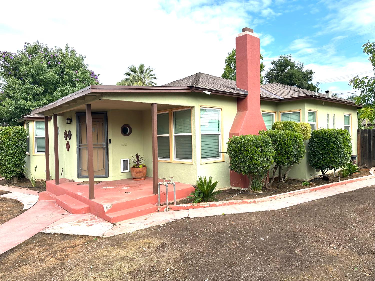 93 E Andrews Ave, Fresno, CA 93704