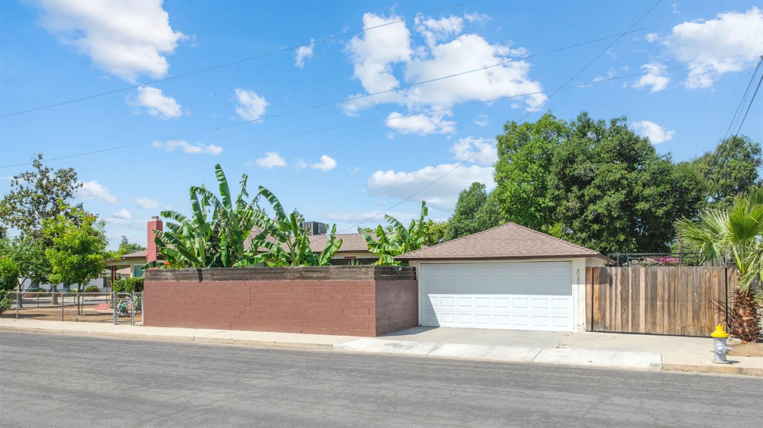 93 E Andrews Ave, Fresno, CA 93704