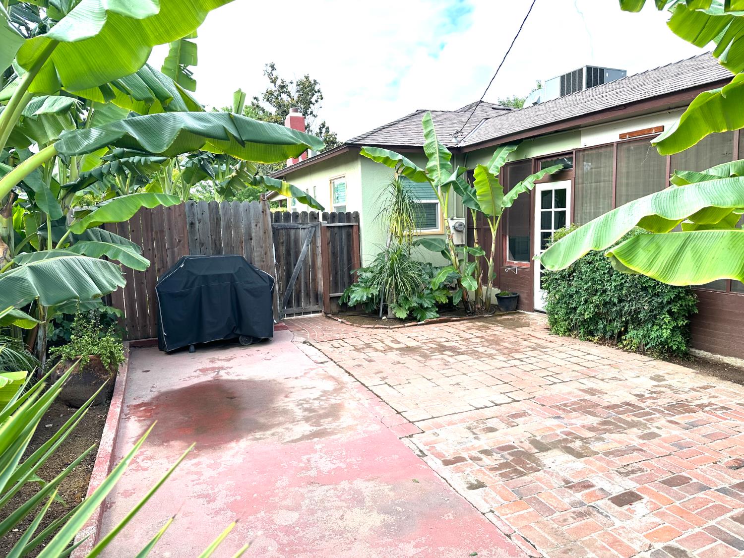 93 E Andrews Ave, Fresno, CA 93704