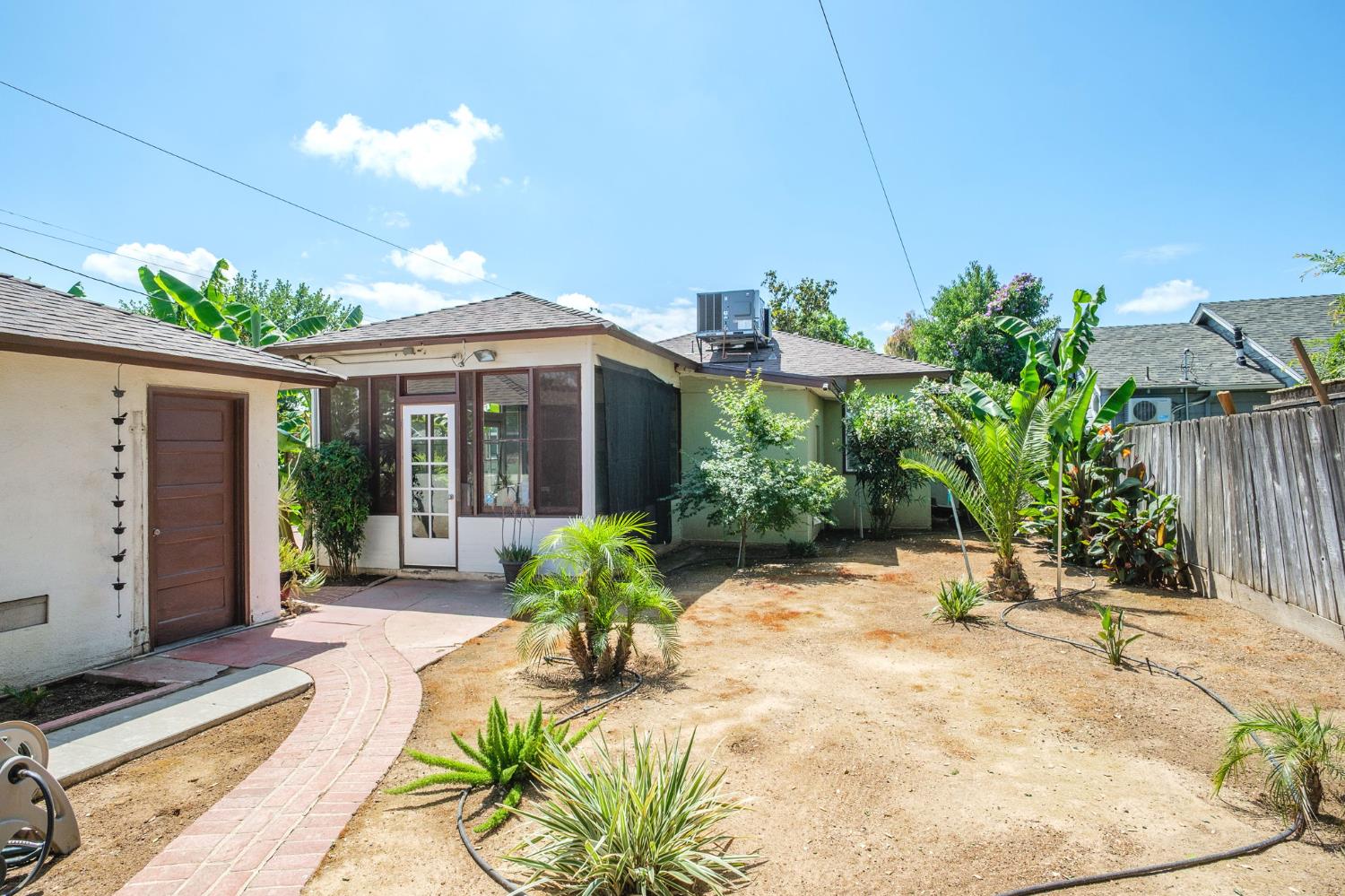 93 E Andrews Ave, Fresno, CA 93704