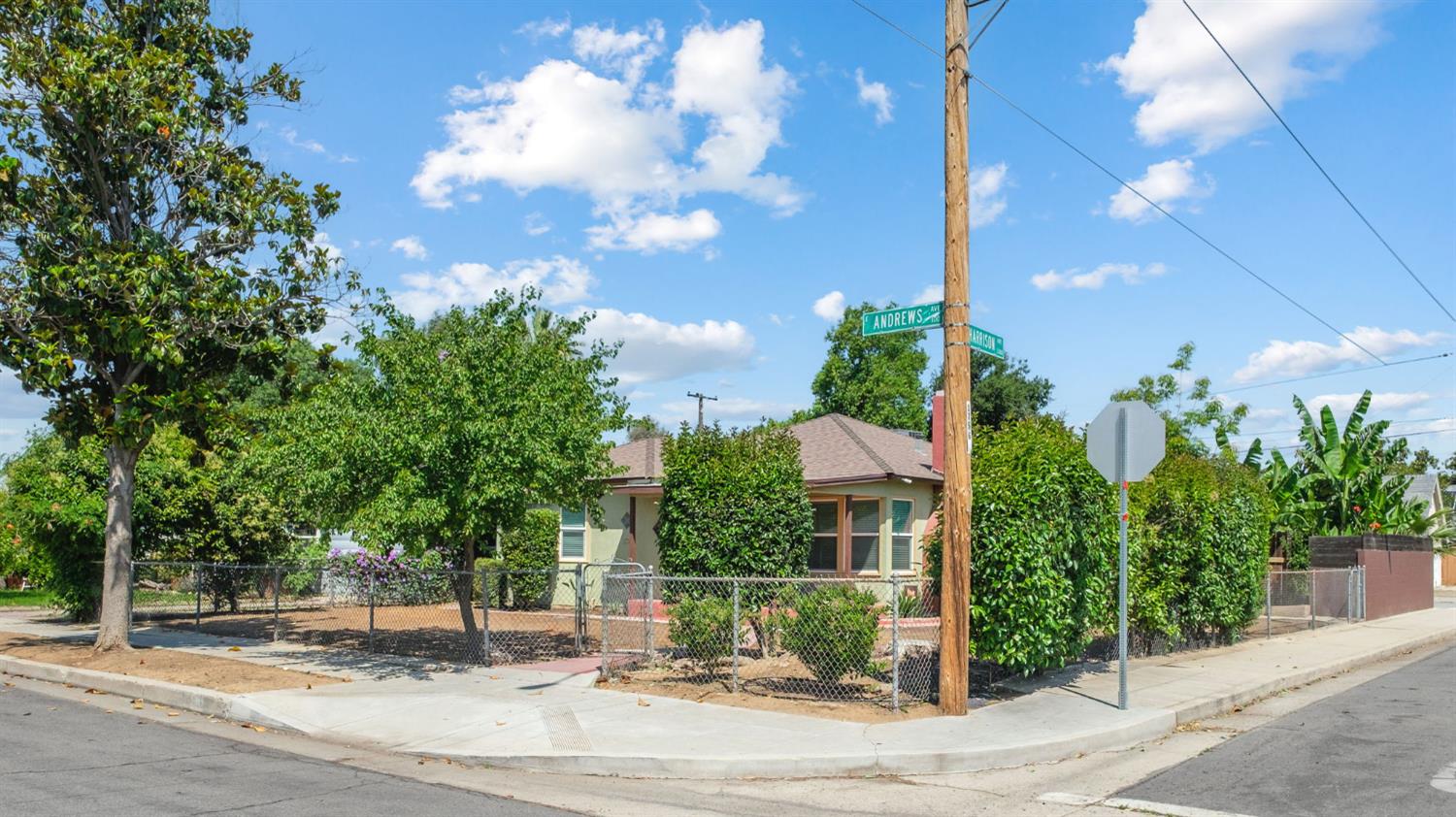 93 E Andrews Ave, Fresno, CA 93704