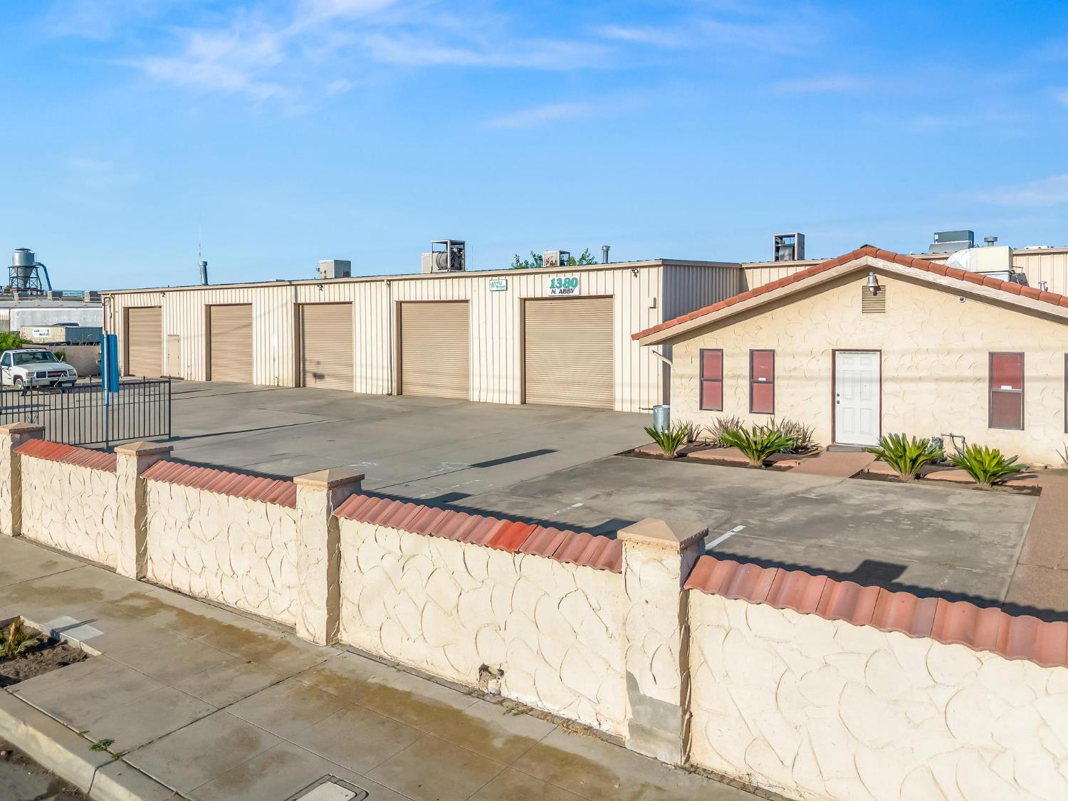 1380 N Abby St, Fresno, CA 93703
