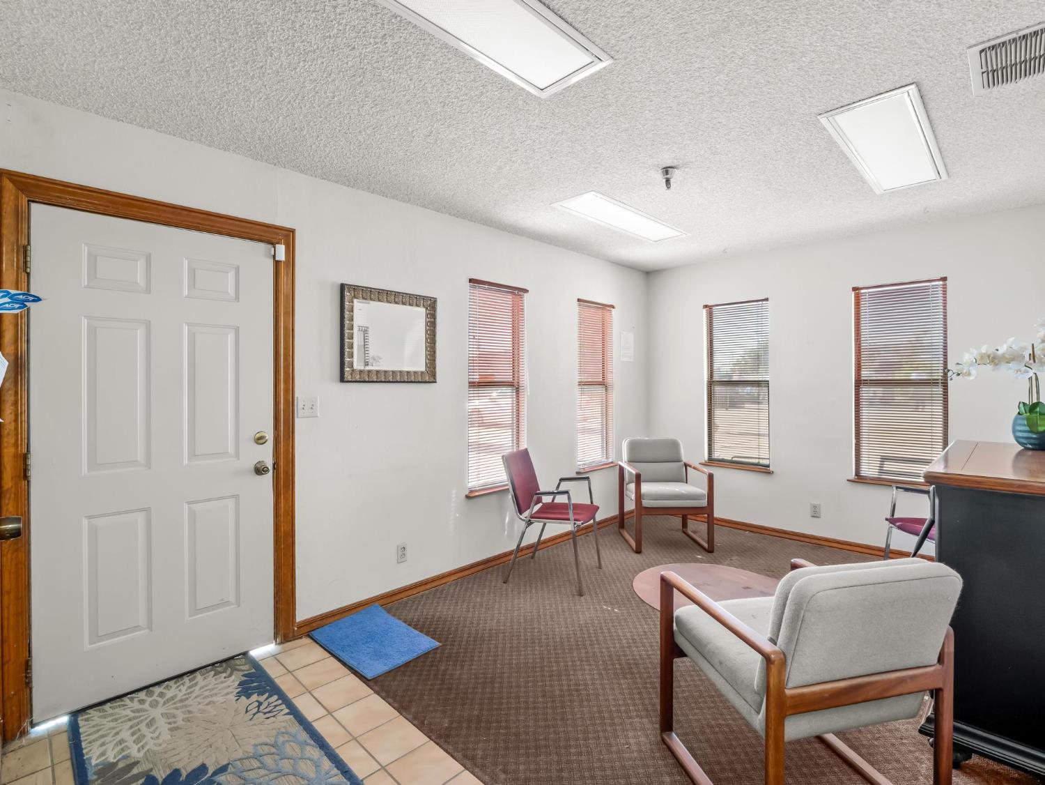 1380 N Abby St, Fresno, CA 93703