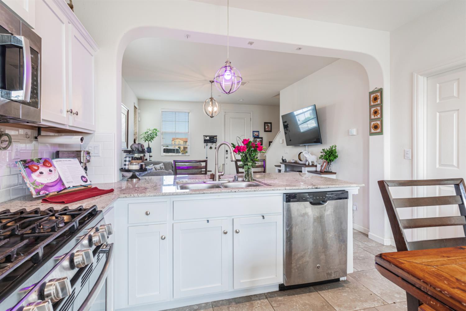 1563 Joy, Clovis, CA 93619