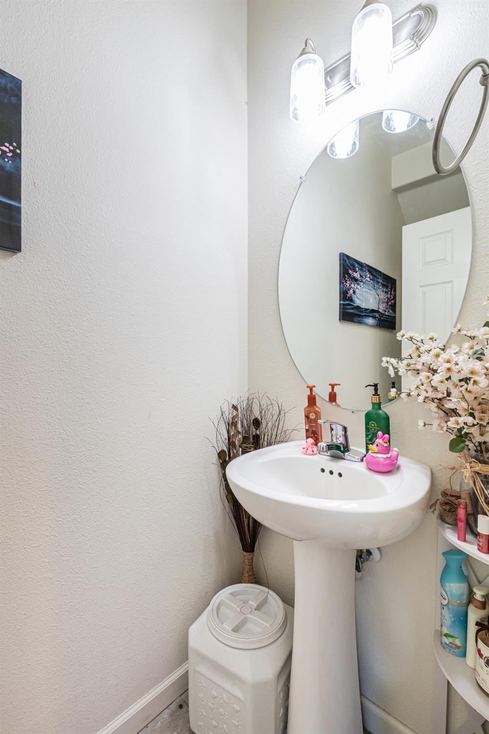 1563 Joy, Clovis, CA 93619