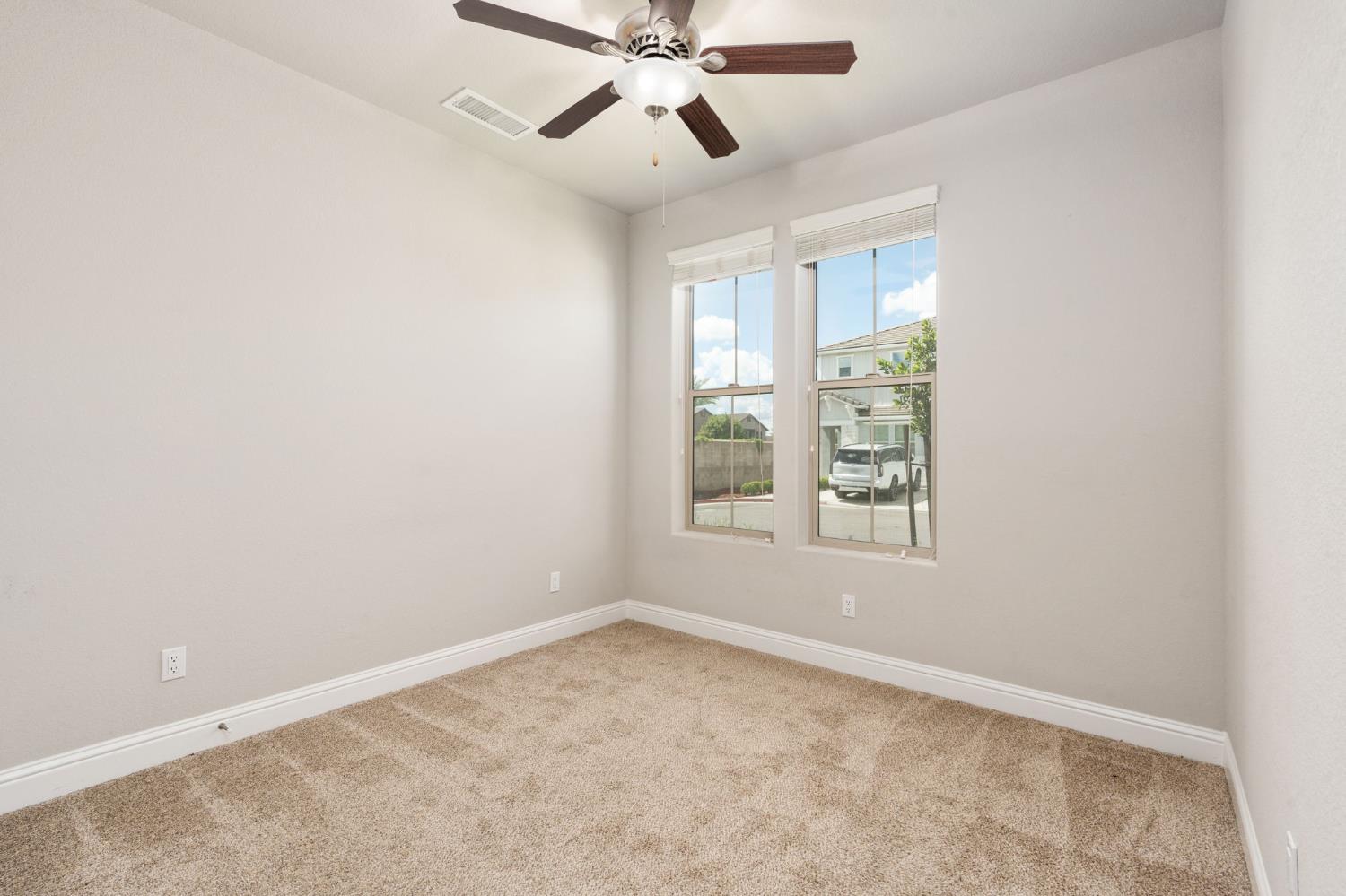 1396 E Via Prato Dr, Fresno, CA 93730