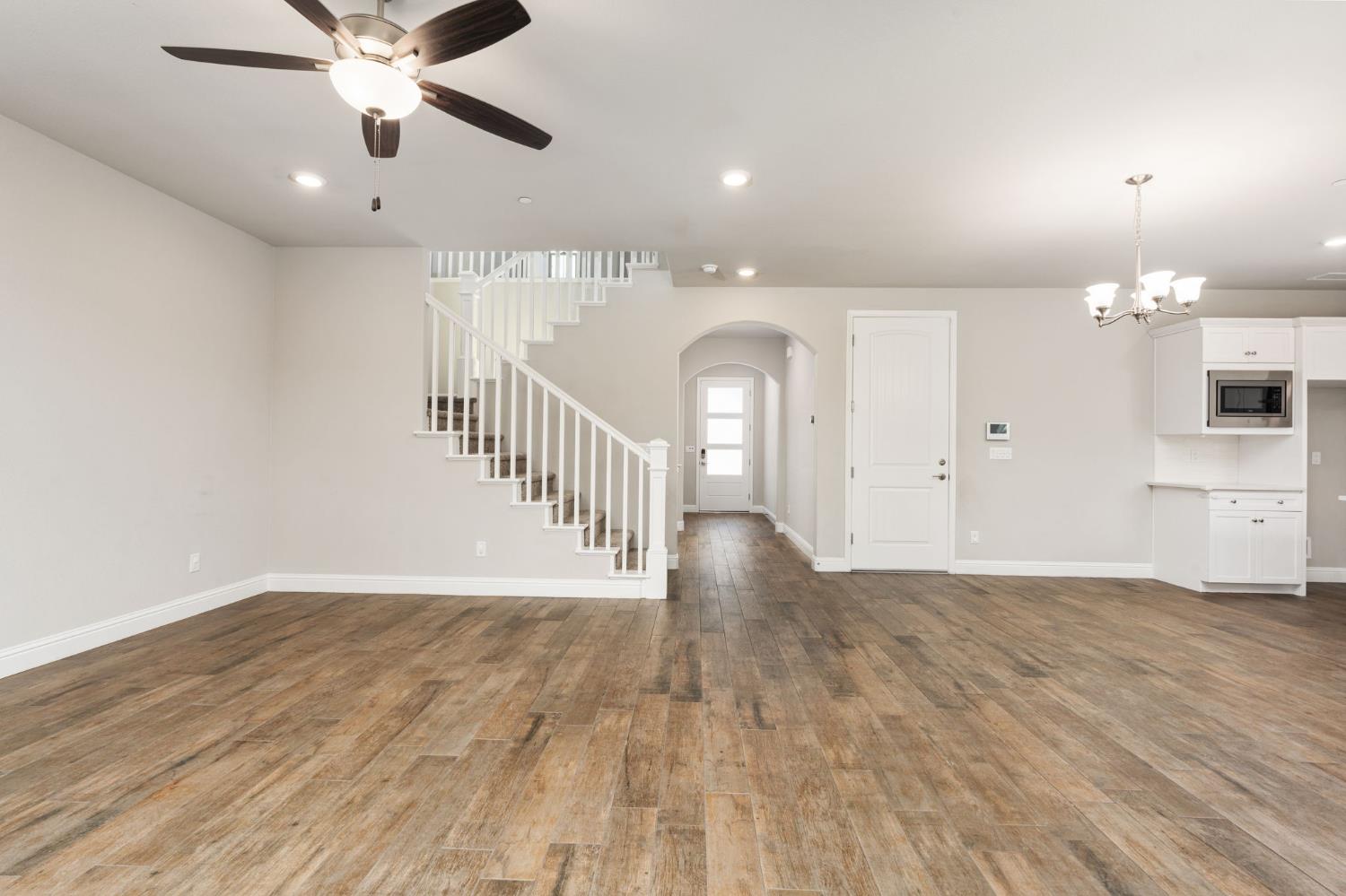 1396 E Via Prato Dr, Fresno, CA 93730